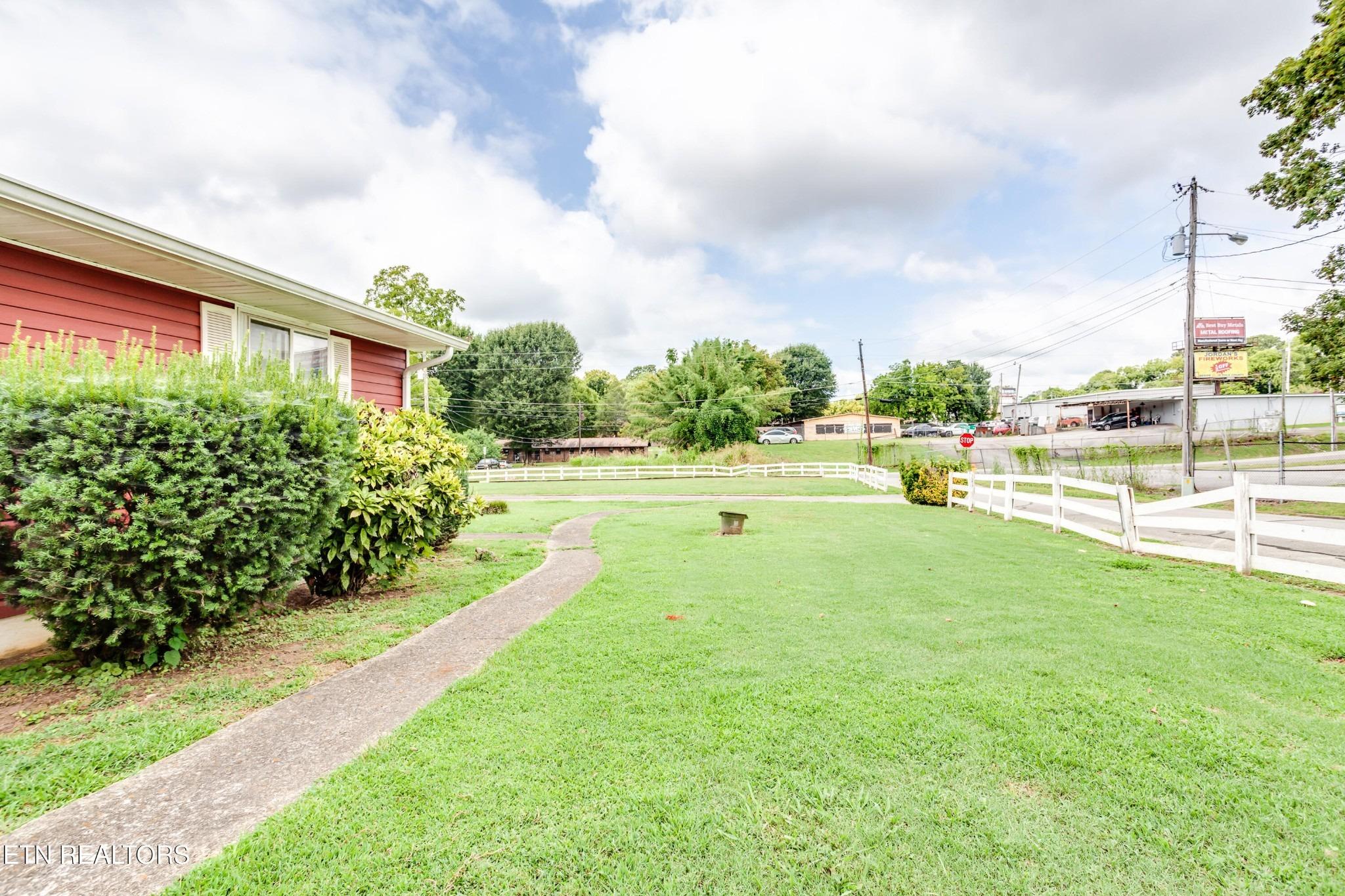 Bud St, Athens, TN 37303