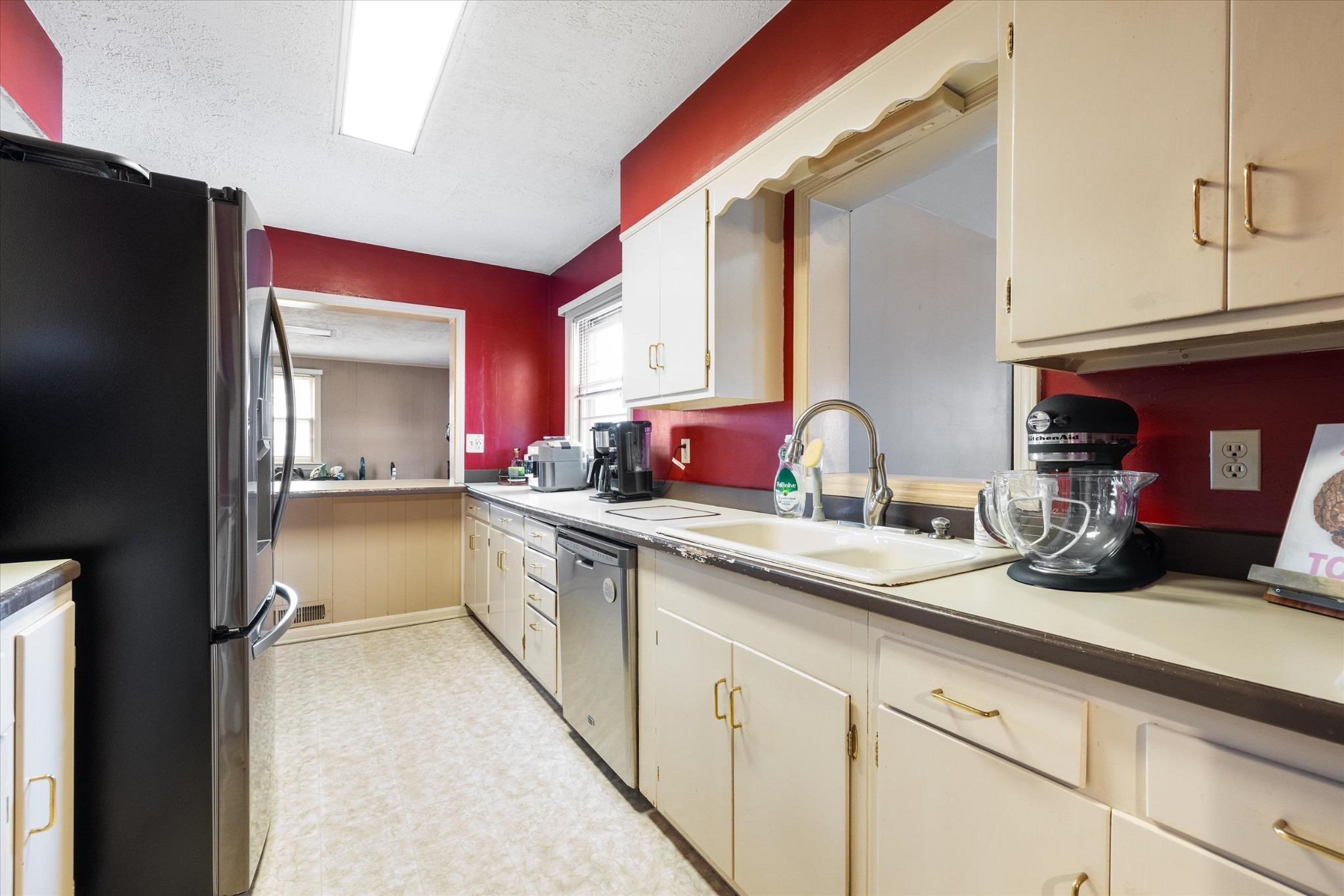 Norma Ln, Louisville, KY 40220