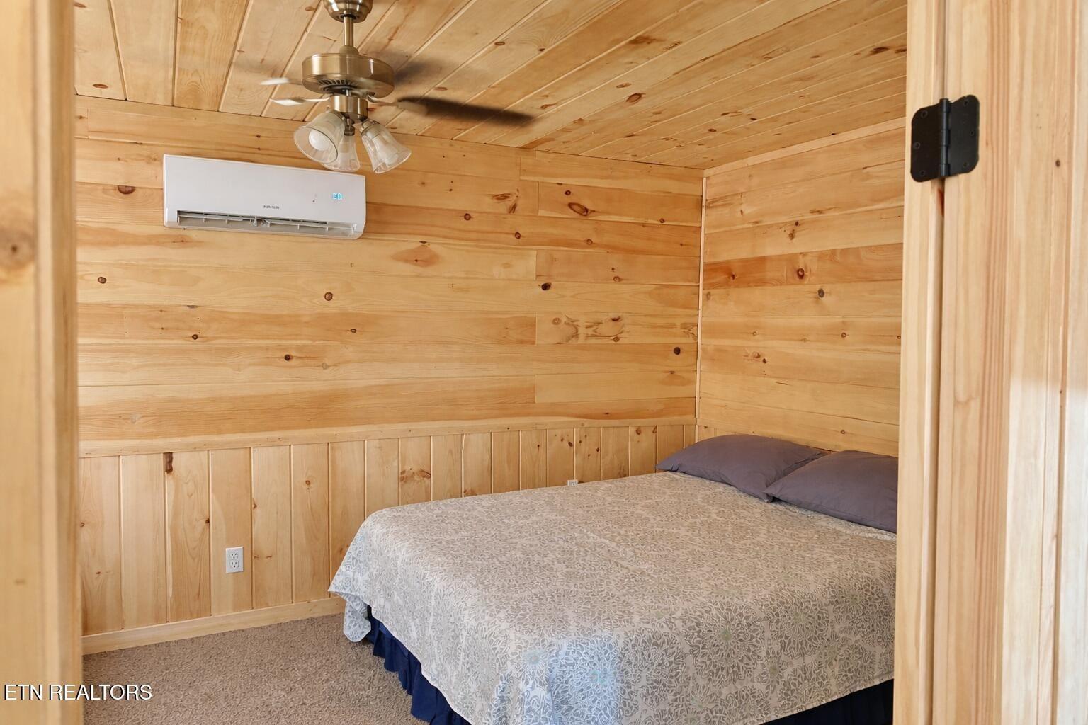 Murray Ln, Jamestown, TN 38556