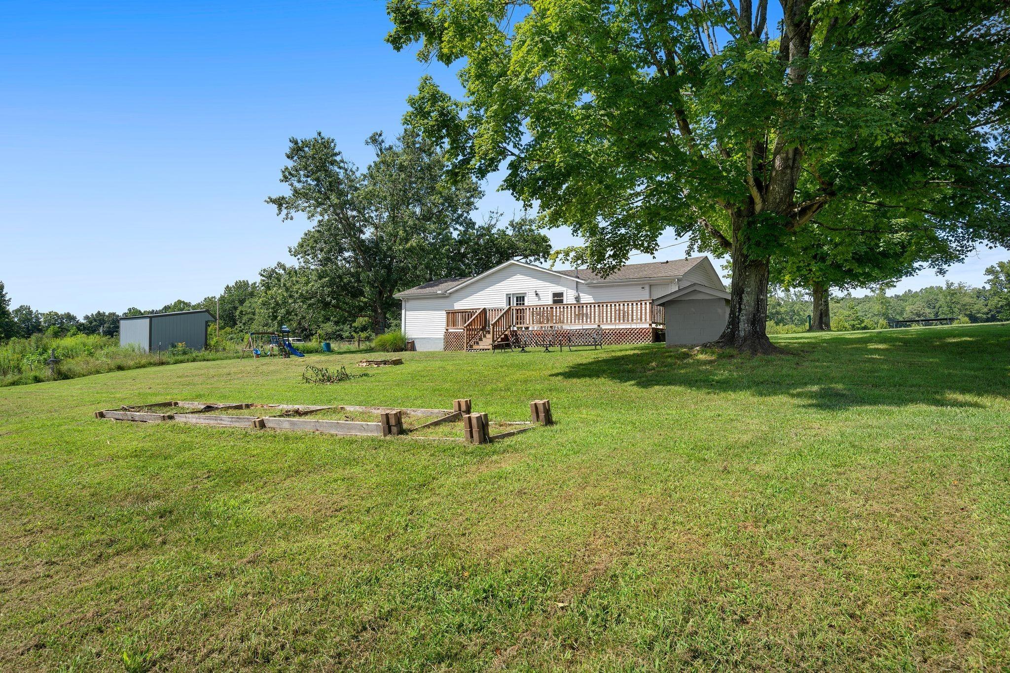 Purtle Rd, Lafayette, TN 37083