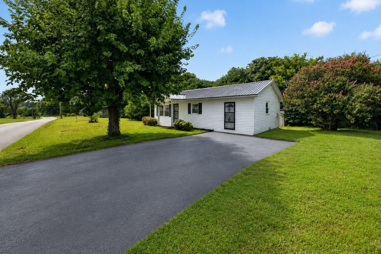 Pleasant Hill Rd, Sparta, TN 38583