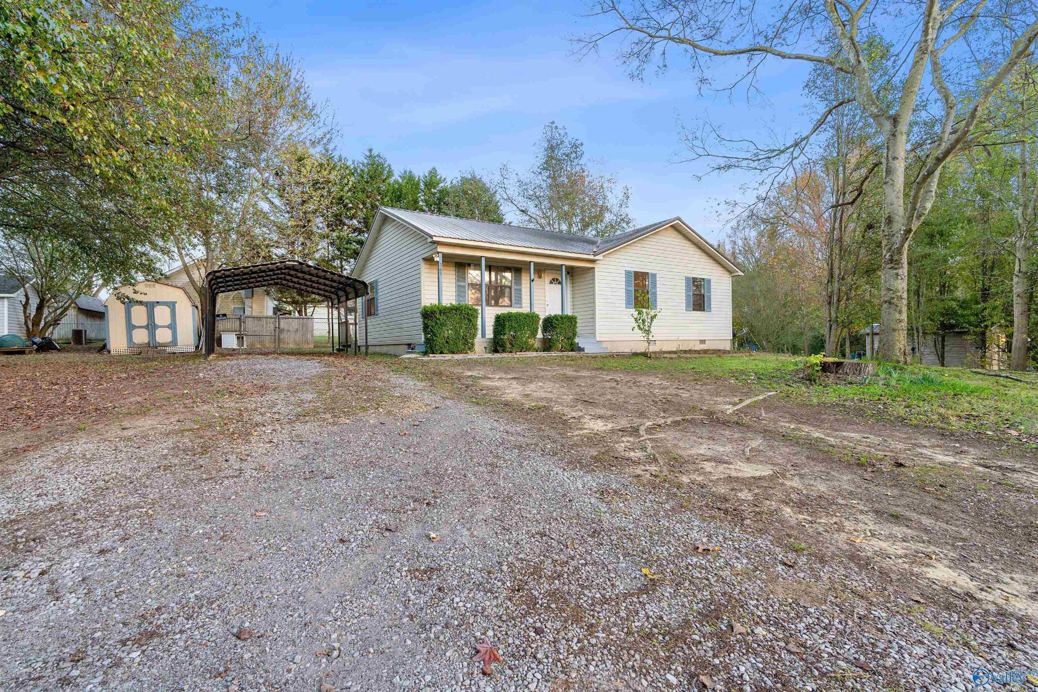 Landmark Dr, Arab, AL 35016