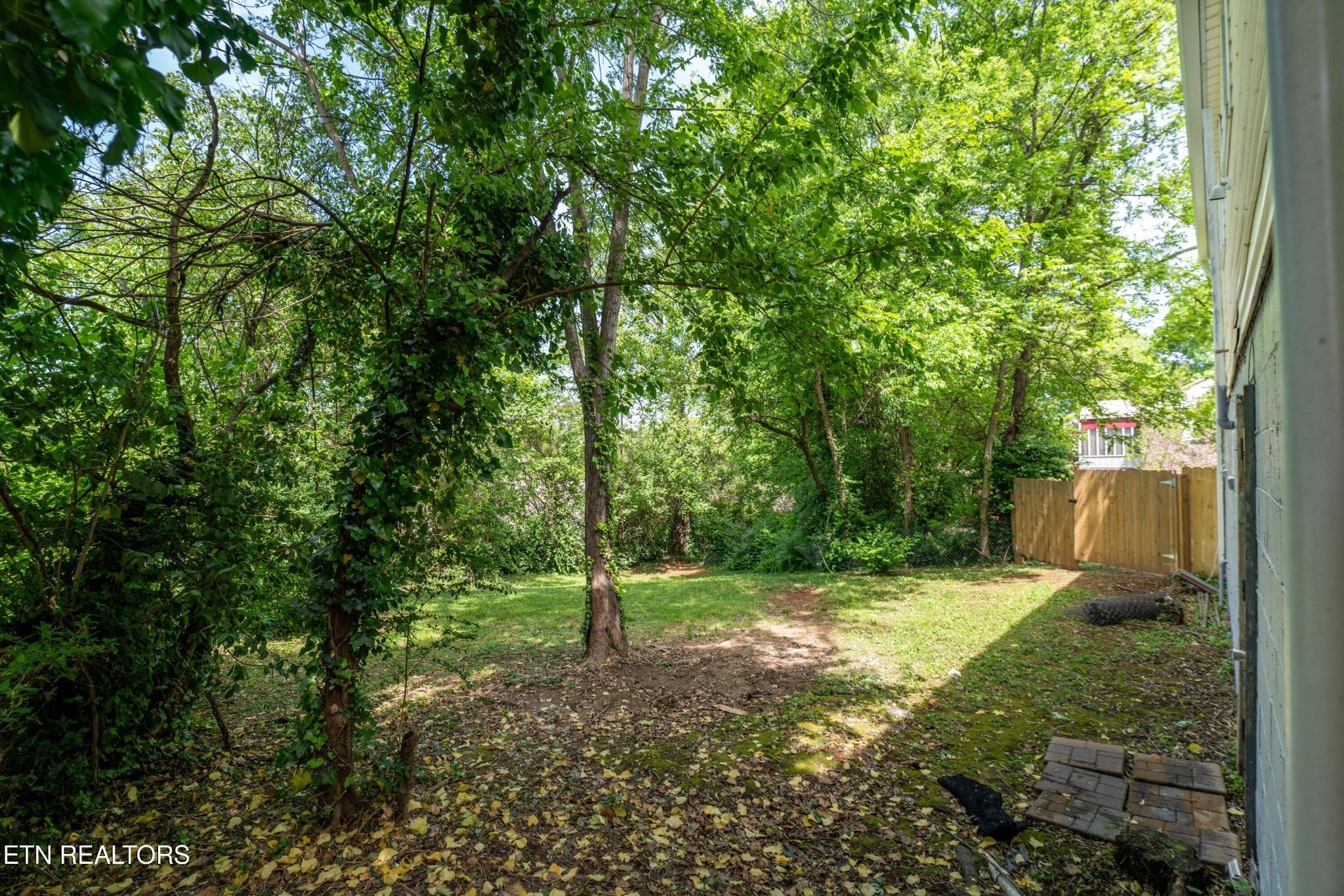 Washington Pike, Knoxville, TN 37917
