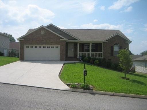 Oakstone Ln, Knoxville, TN 37918