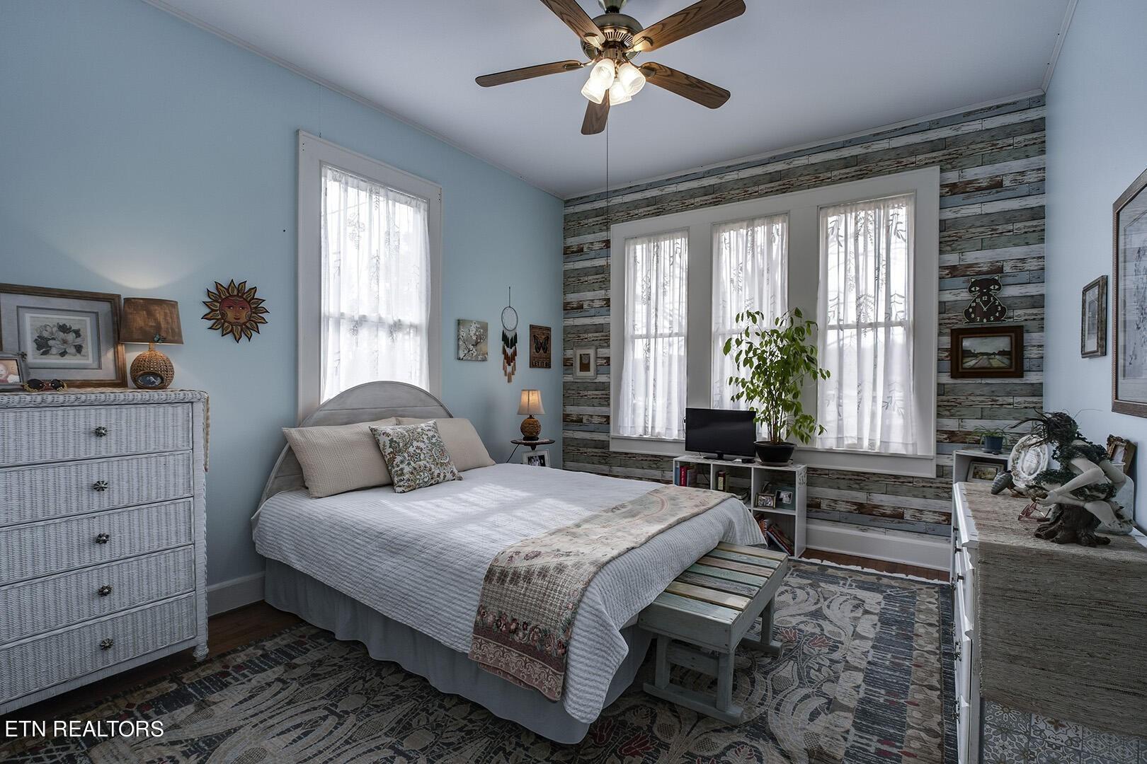 S Jackson St, Athens, TN 37303
