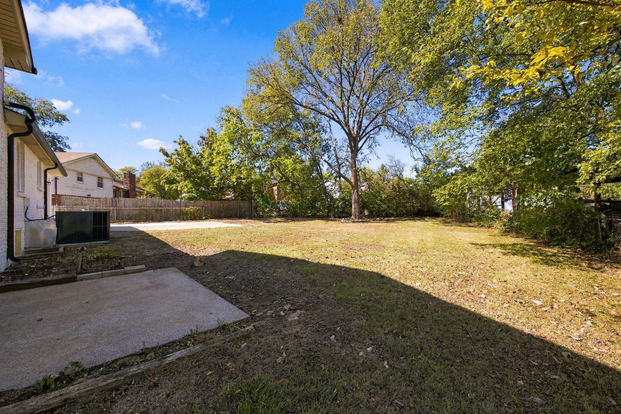 Edge Moor Dr, Nashville, TN 37217