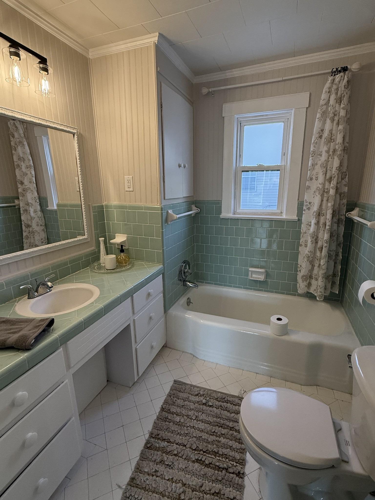 Broadway, Hartsville, TN 37074