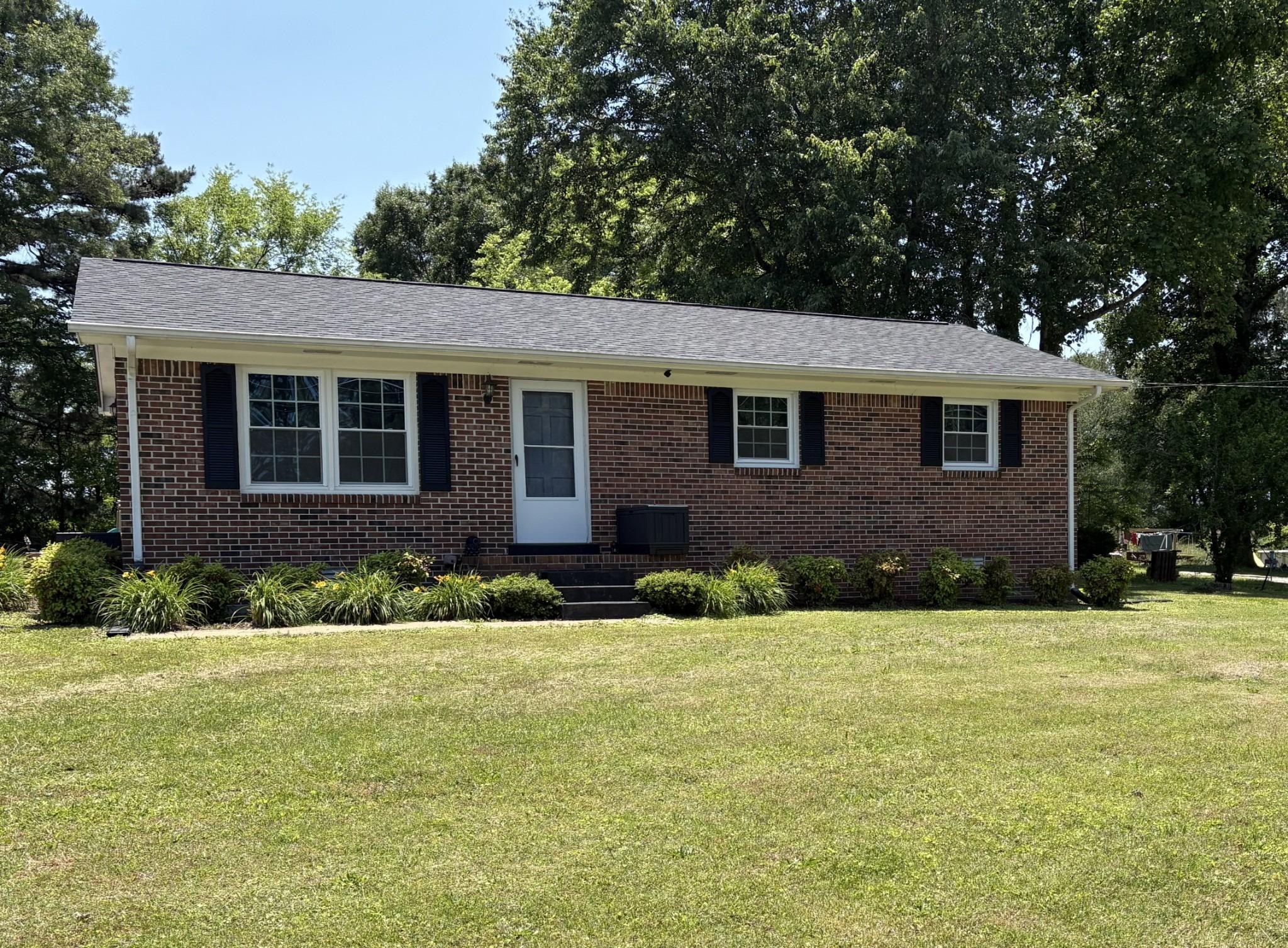 Gimlet Rd, Lawrenceburg, TN 38464