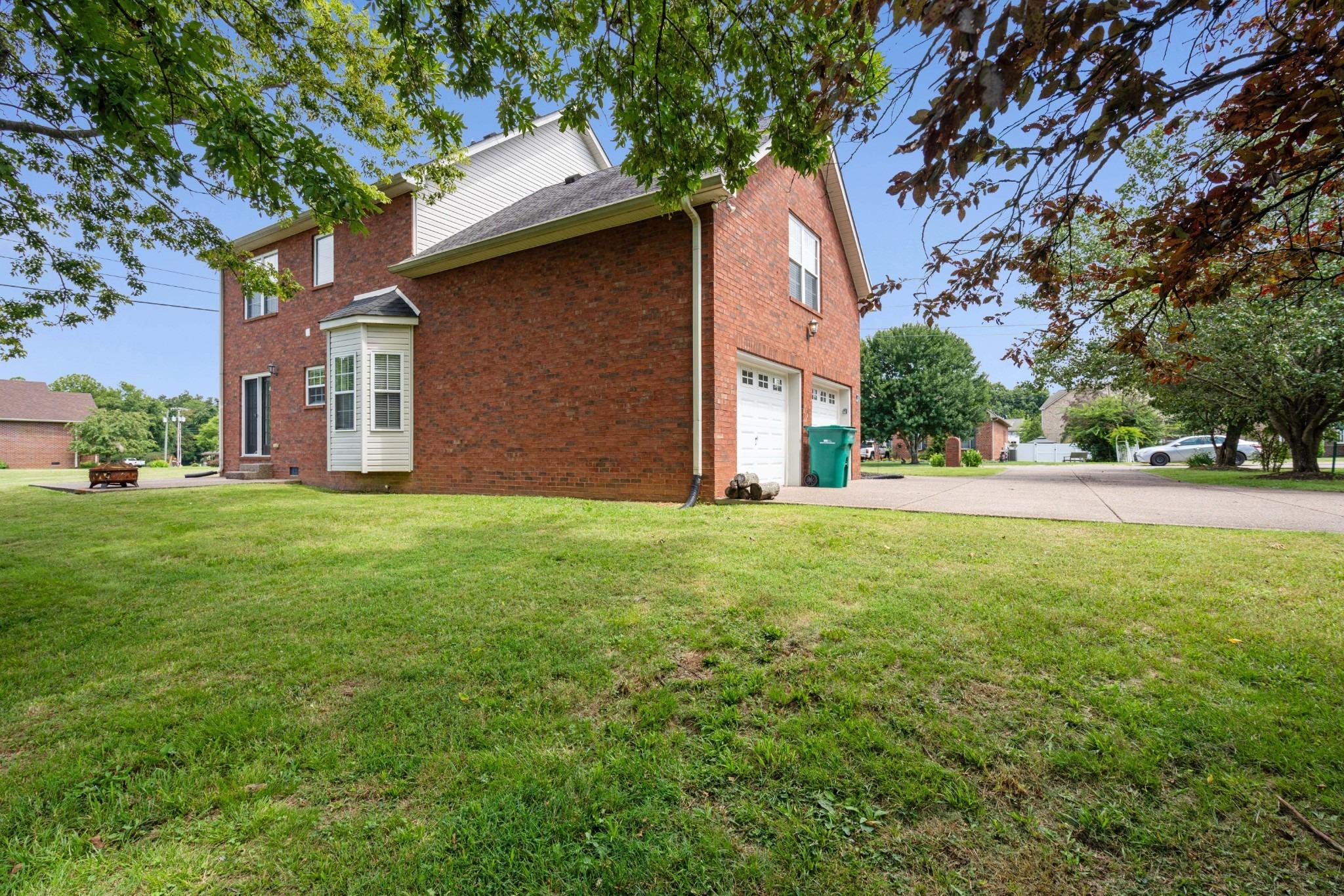 Twelve Oaks Ln, Lebanon, TN 37087