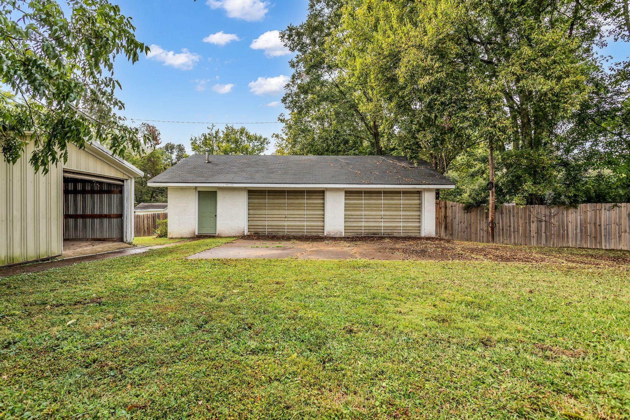 S Walnut St, Hohenwald, TN 38462