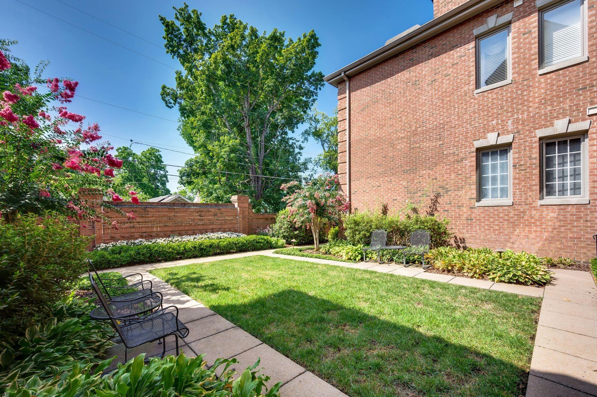 W End Ave, Nashville, TN 37205