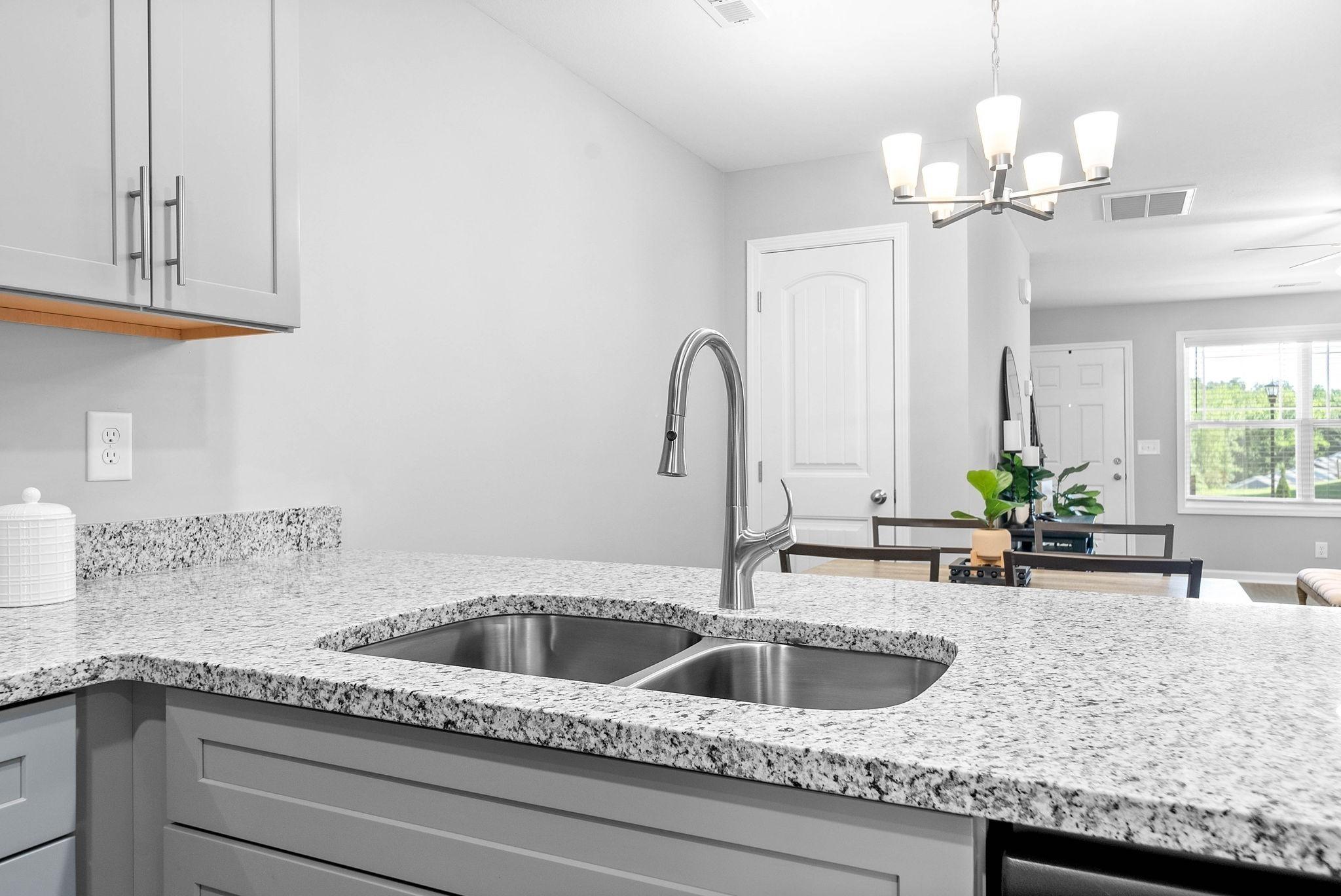 Davis Ridge Ln, Clarksville, TN 37040