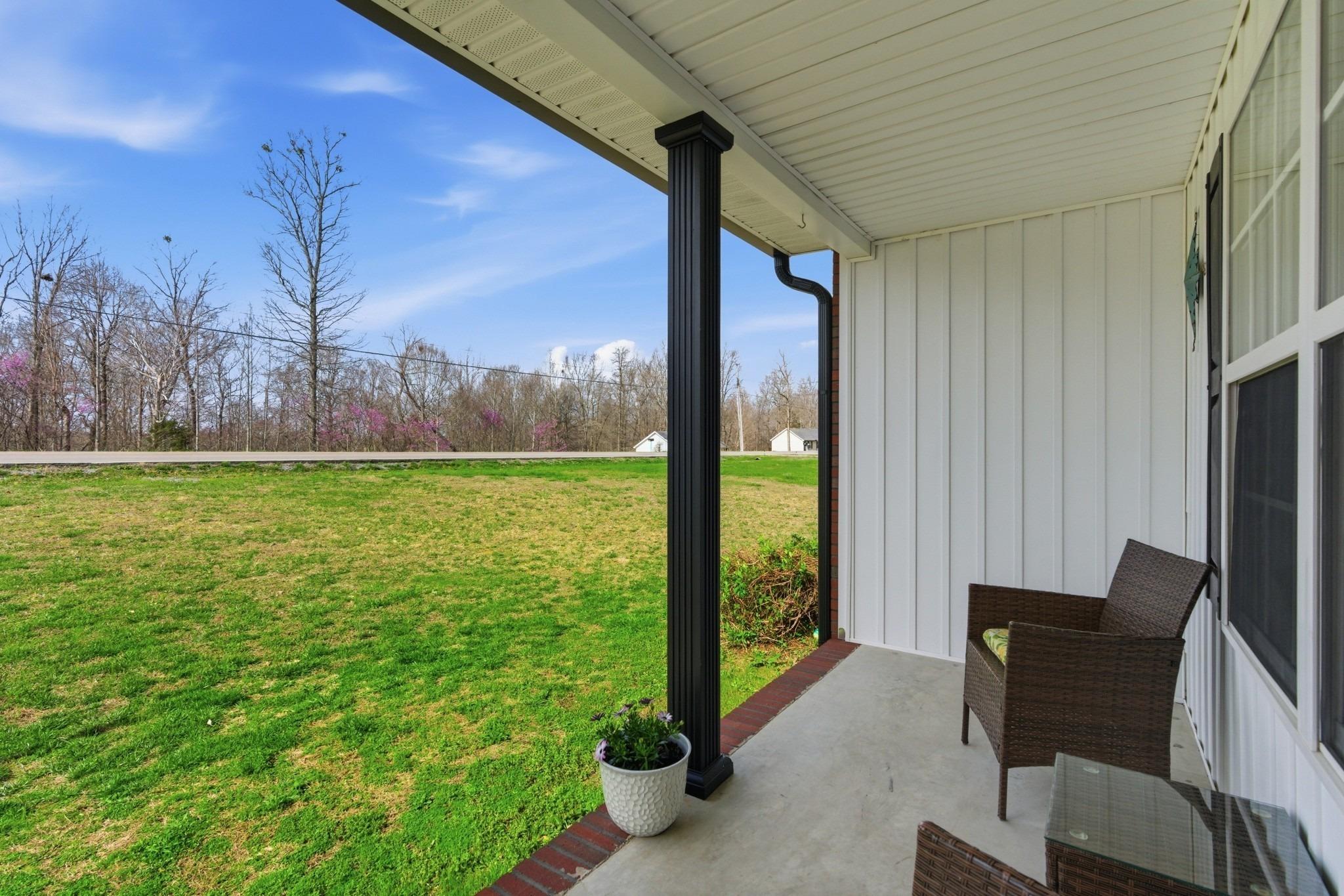 Bowker Rd, Charlotte, TN 37036