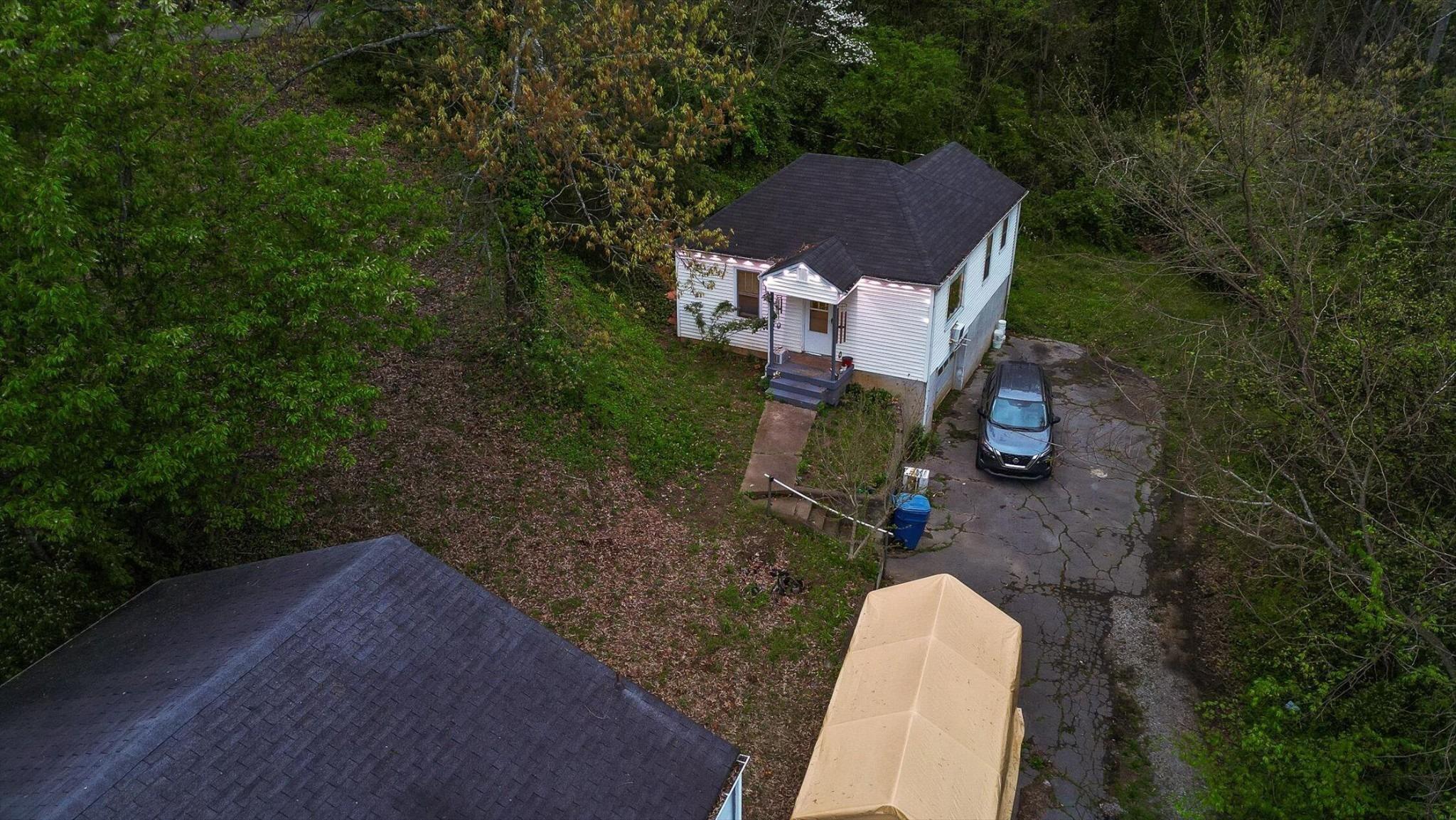 Flora Cir, Chattanooga, TN 37415