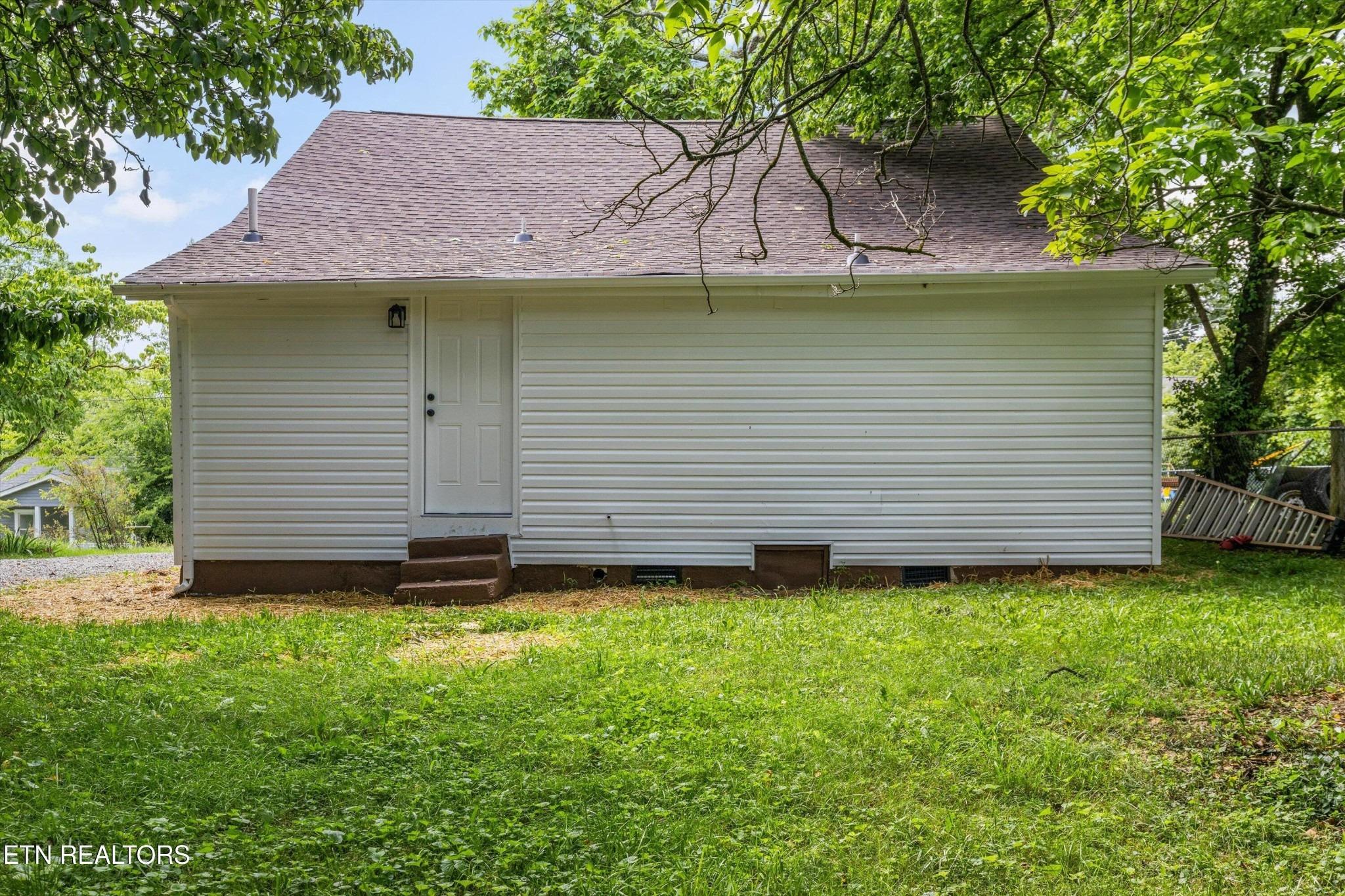 Berry Rd, Knoxville, TN 37920