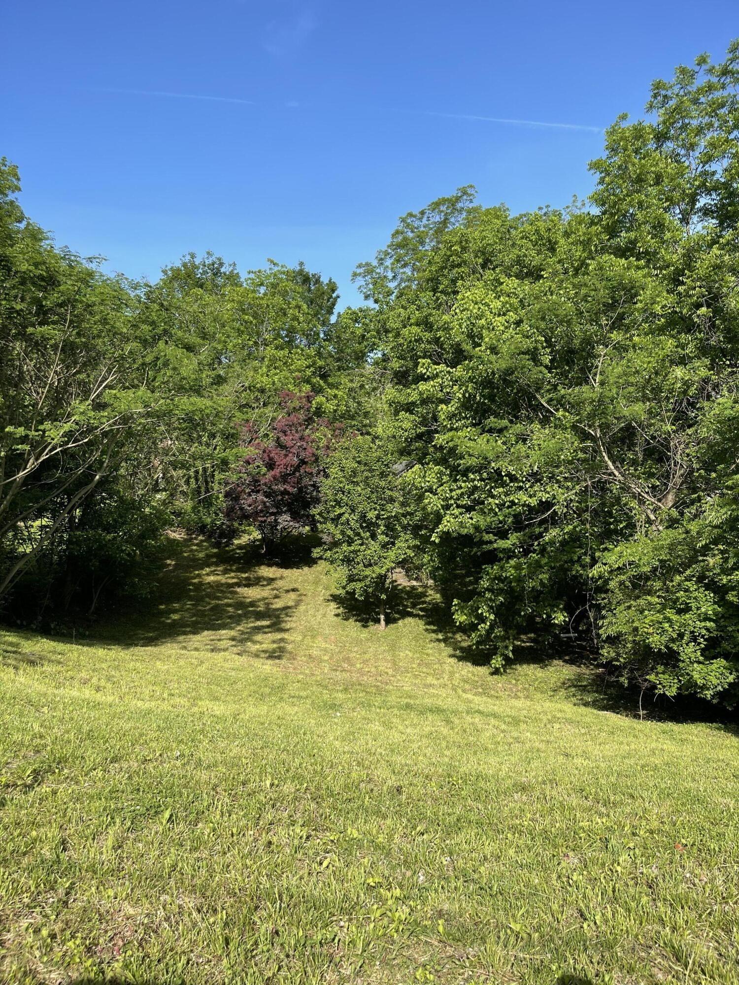 N Hill St, Athens, TN 37303