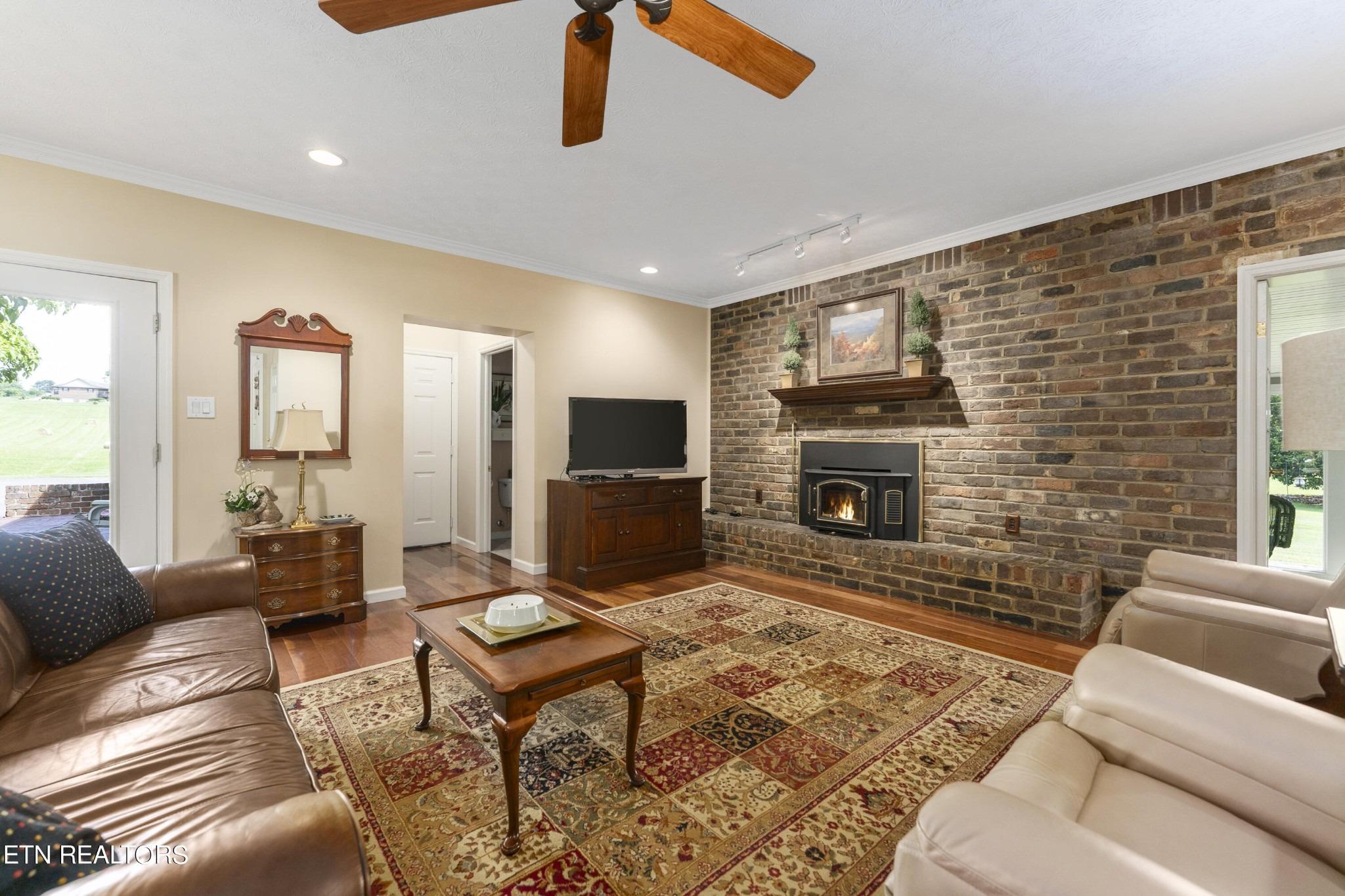 Meadow Rd W, Greenback, TN 37742
