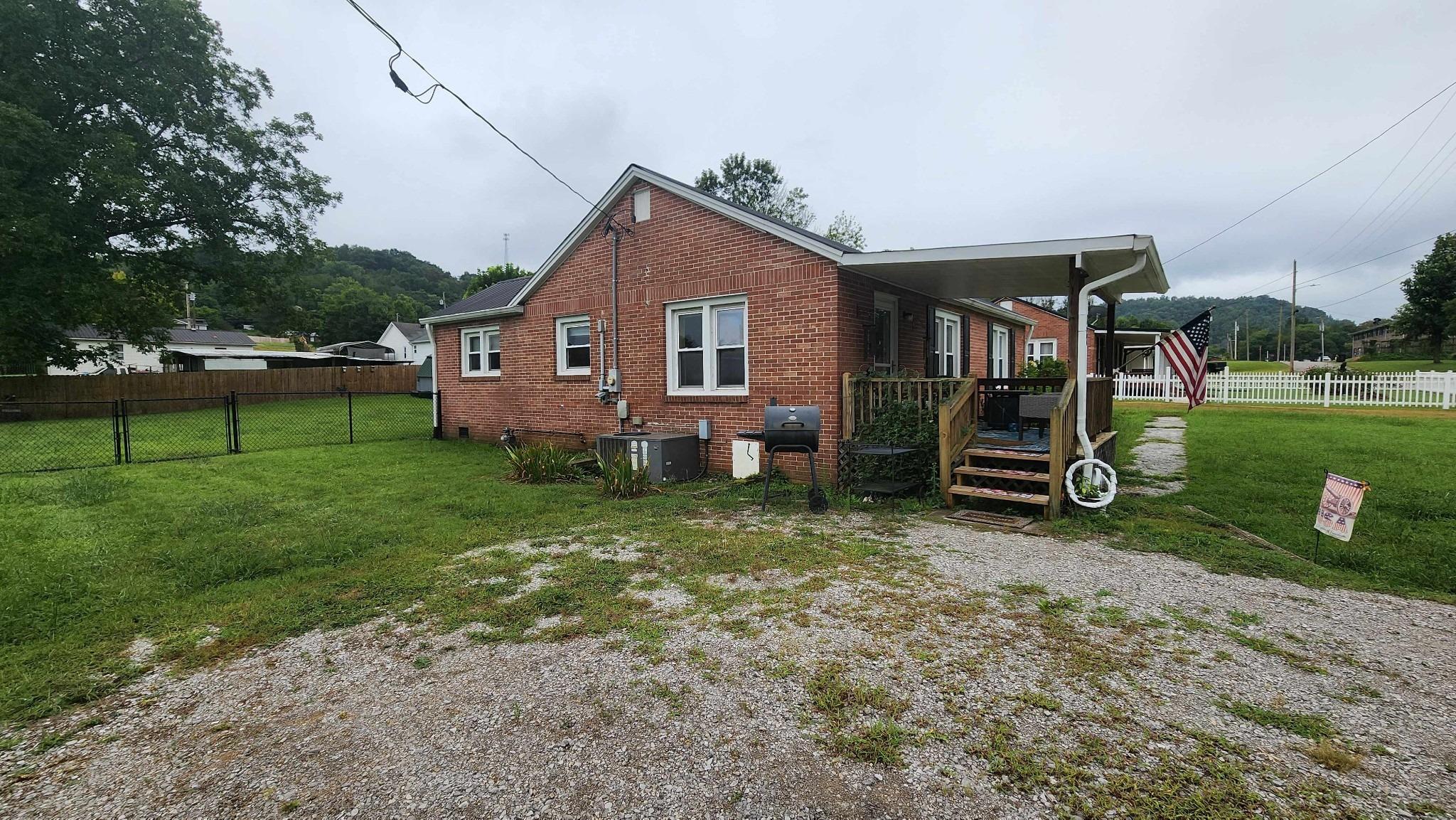 Washington St, Celina, TN 38551