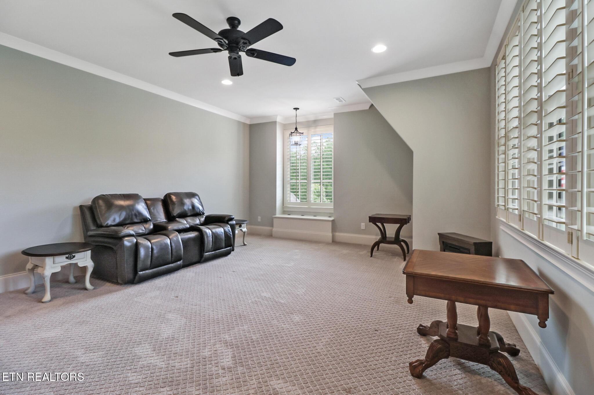 Chestnut Ridge Ct, Crossville, TN 38558