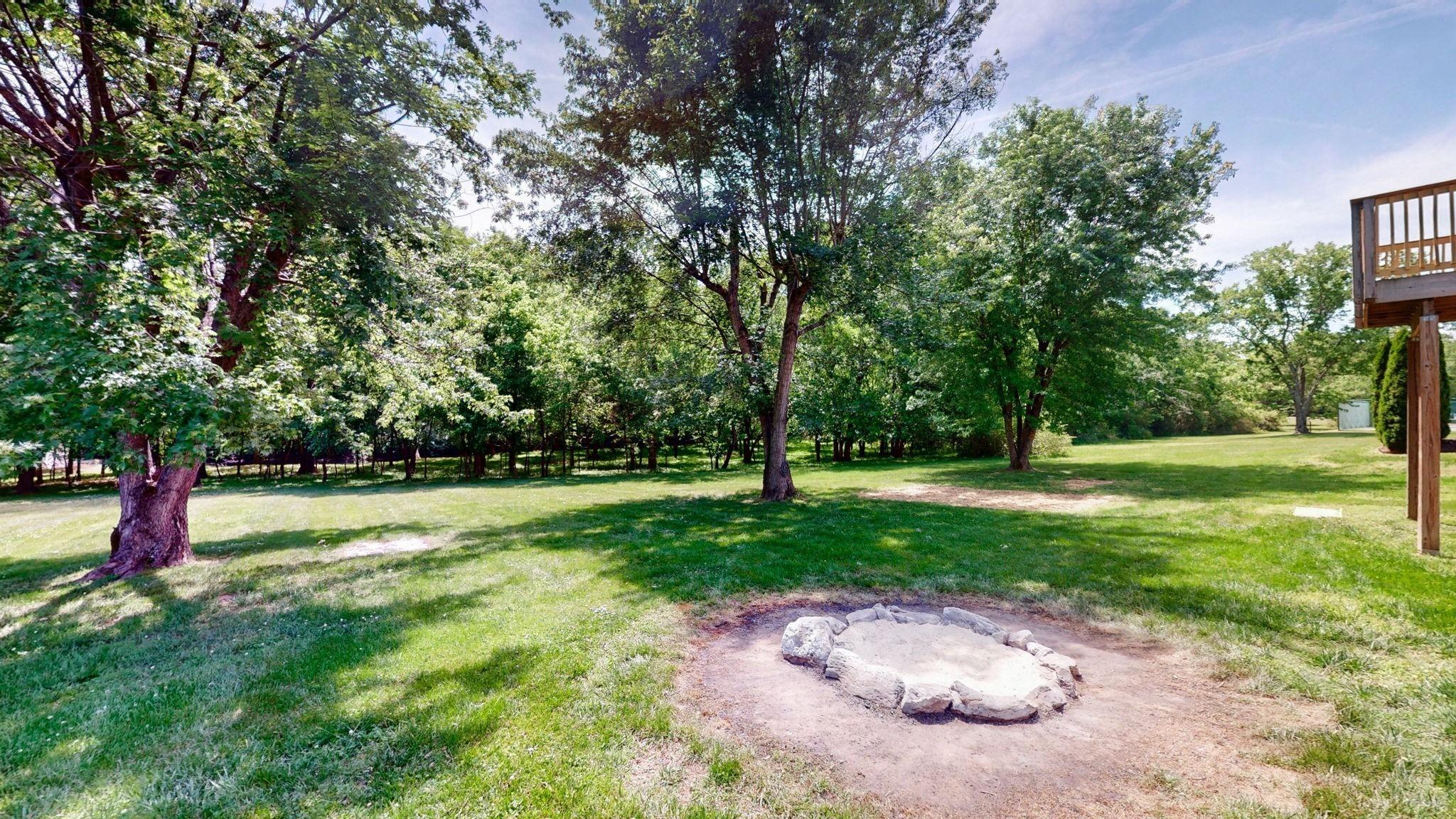 Pointe Barton Dr, Lebanon, TN 37087
