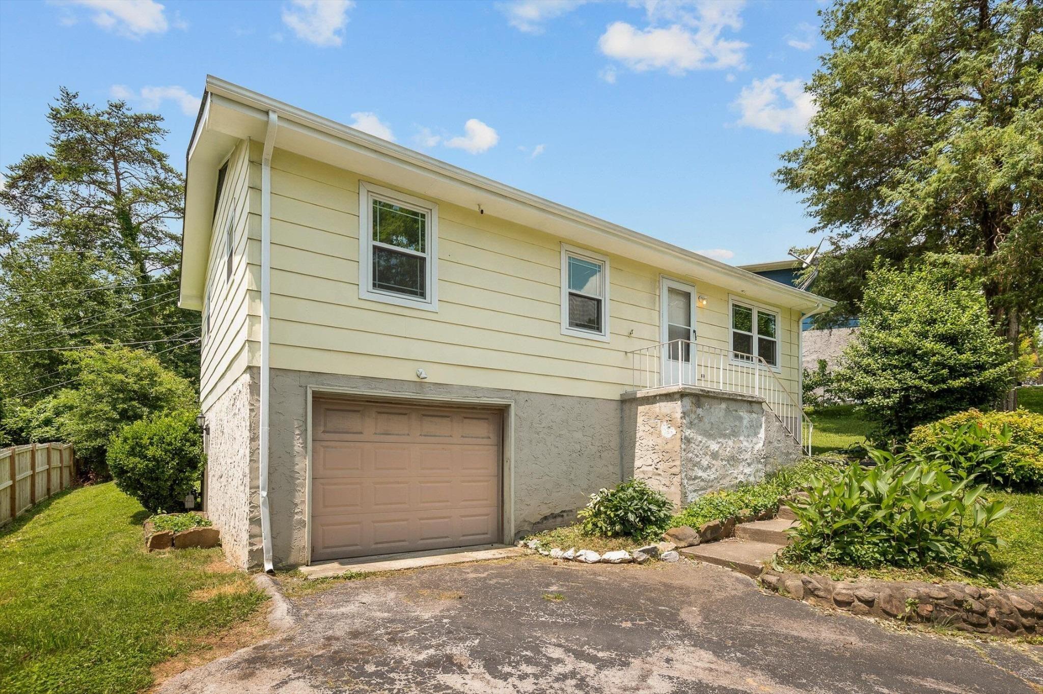 Esquire Dr, Hixson, TN 37343