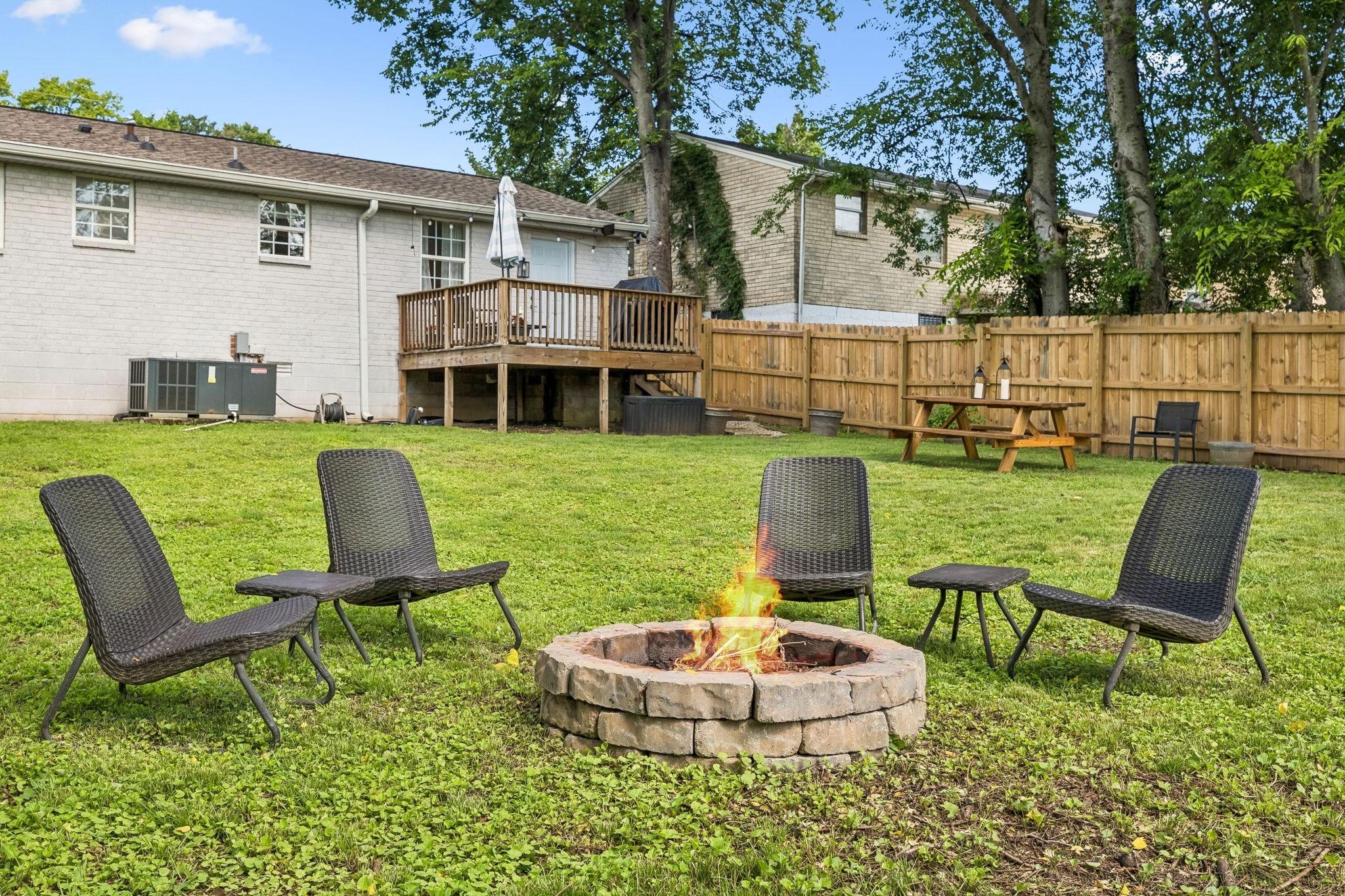 Briarwick Dr, Nashville, TN 37218