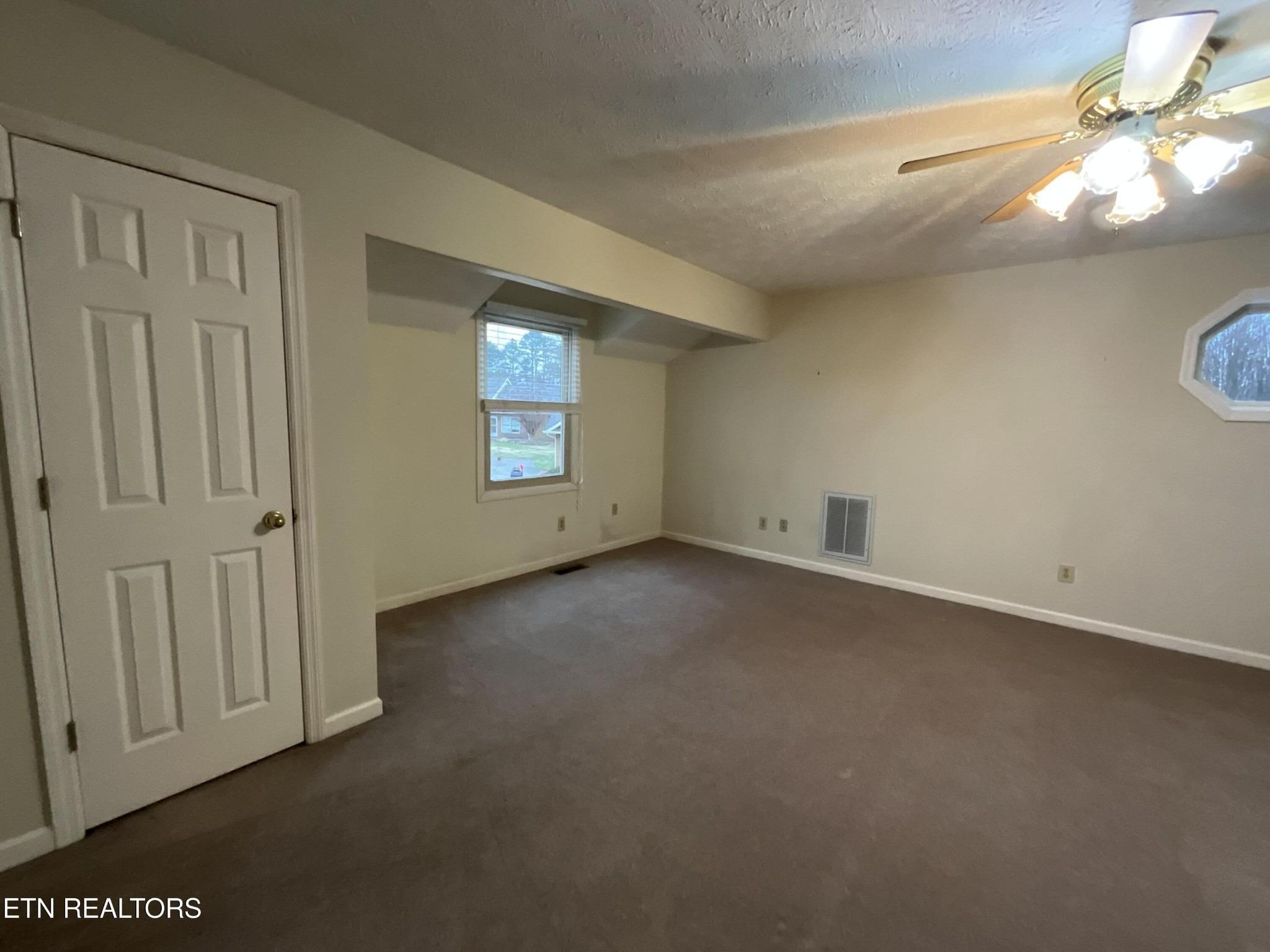 Breckenridge Ln, Knoxville, TN 37938