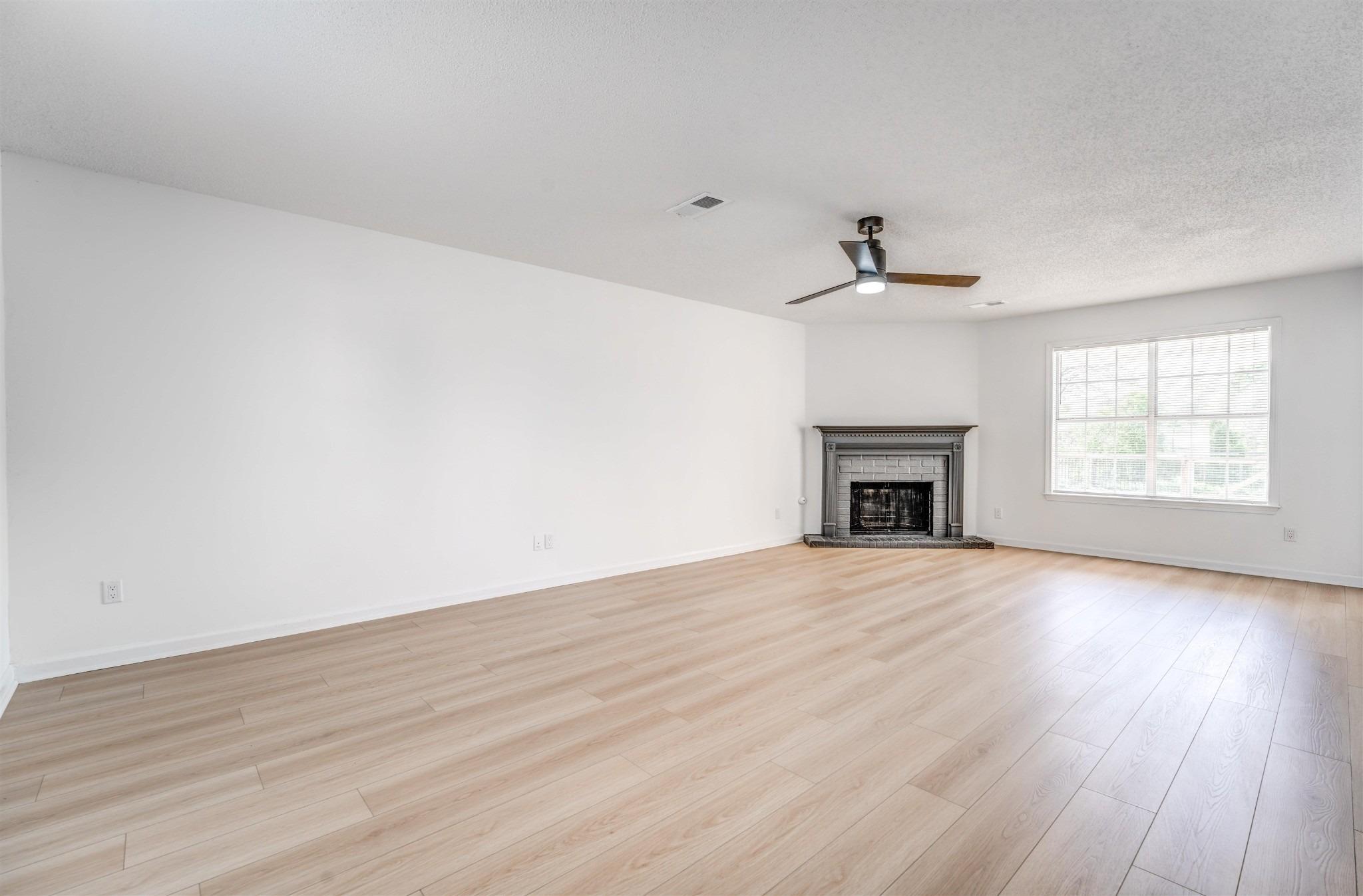 Shelley Renee Ln, Cordova, TN 38018