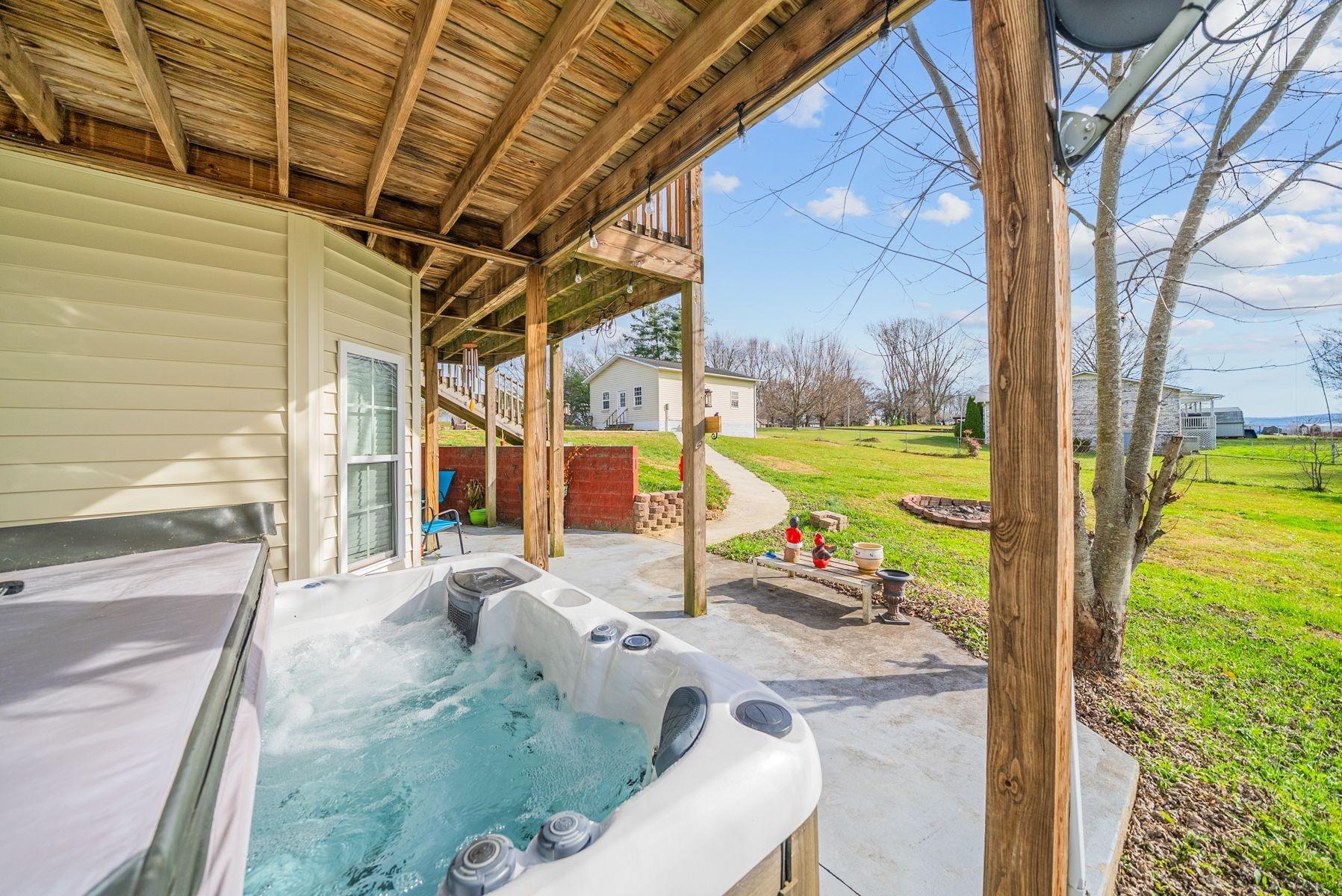 Washington St, Crossville, TN 38572