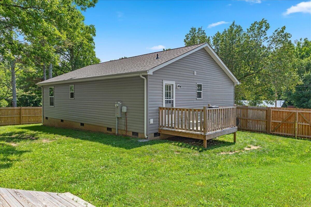 N Iowa Ave, Etowah, TN 37331