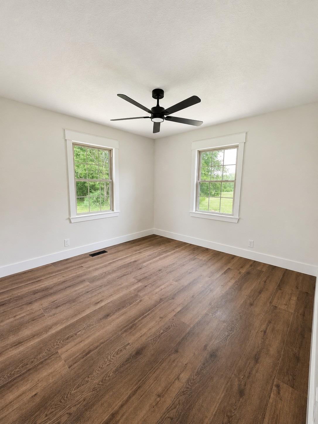 Smith Rd, Paris, TN 38242