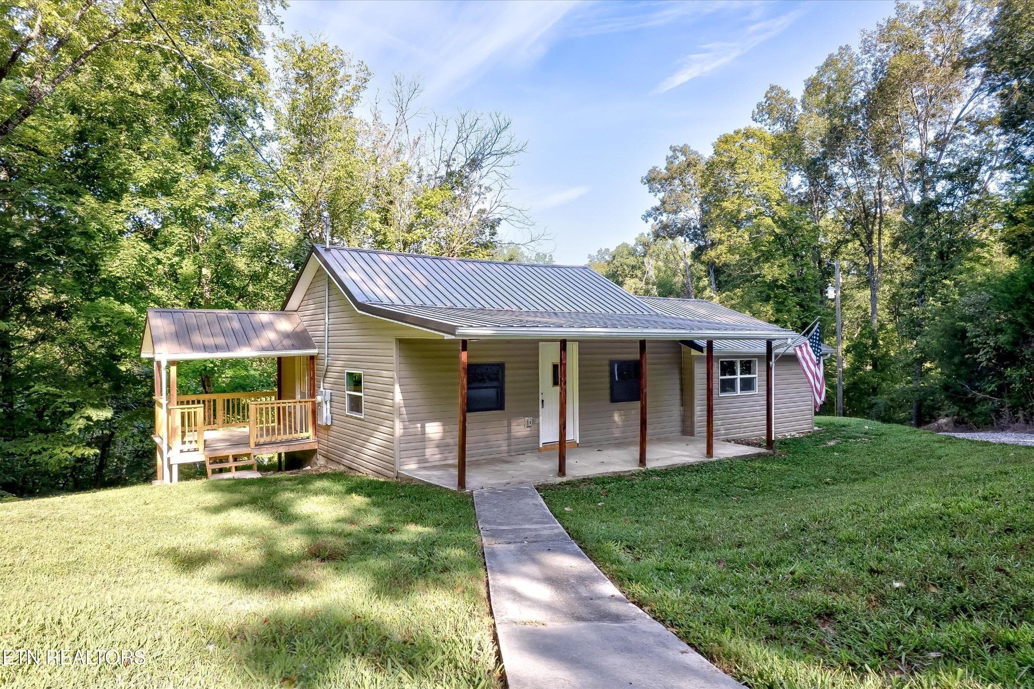 Shaddon Rd, Tellico Plains, TN 37385