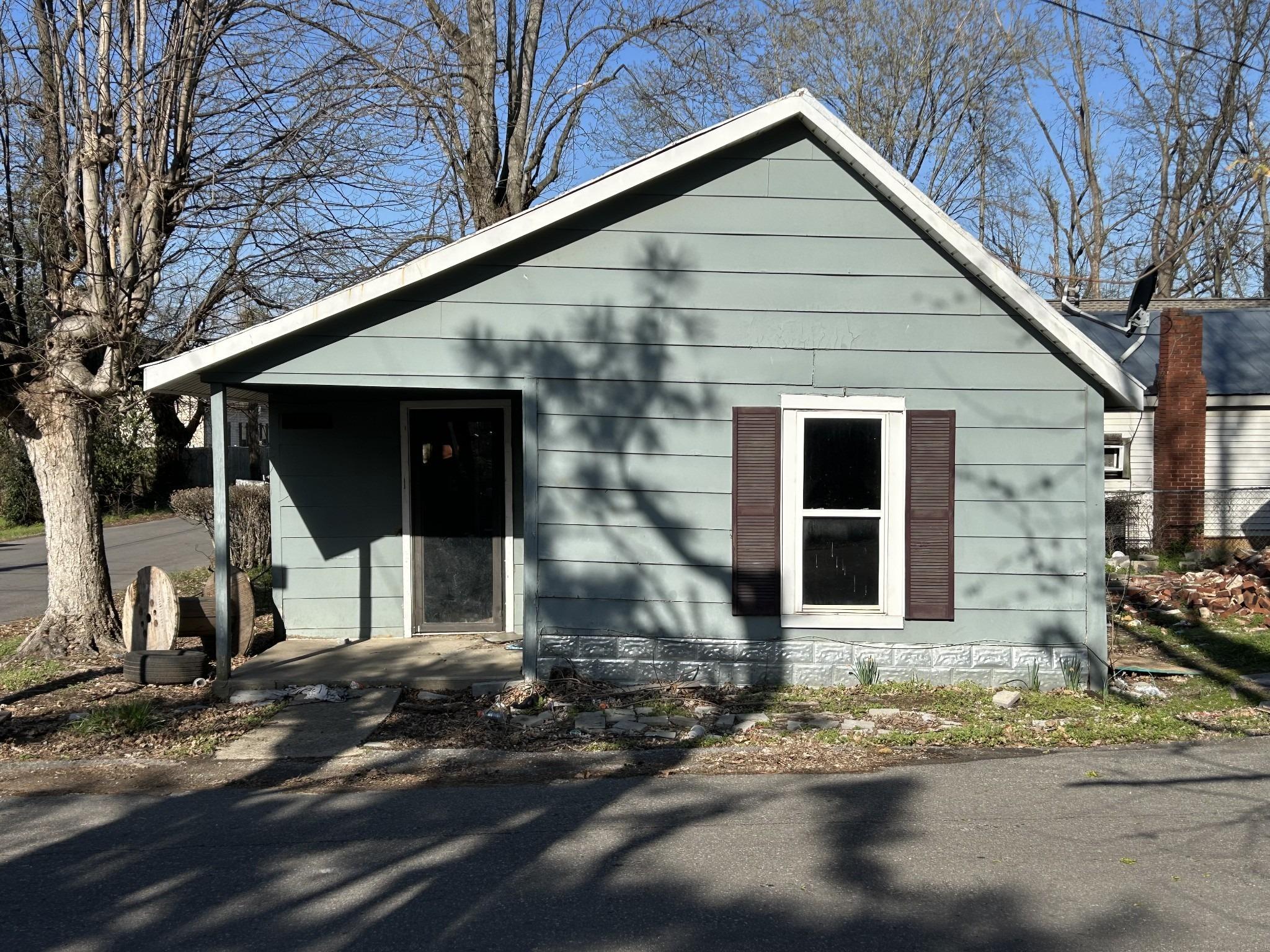 Bessie St, Springfield, TN 37172