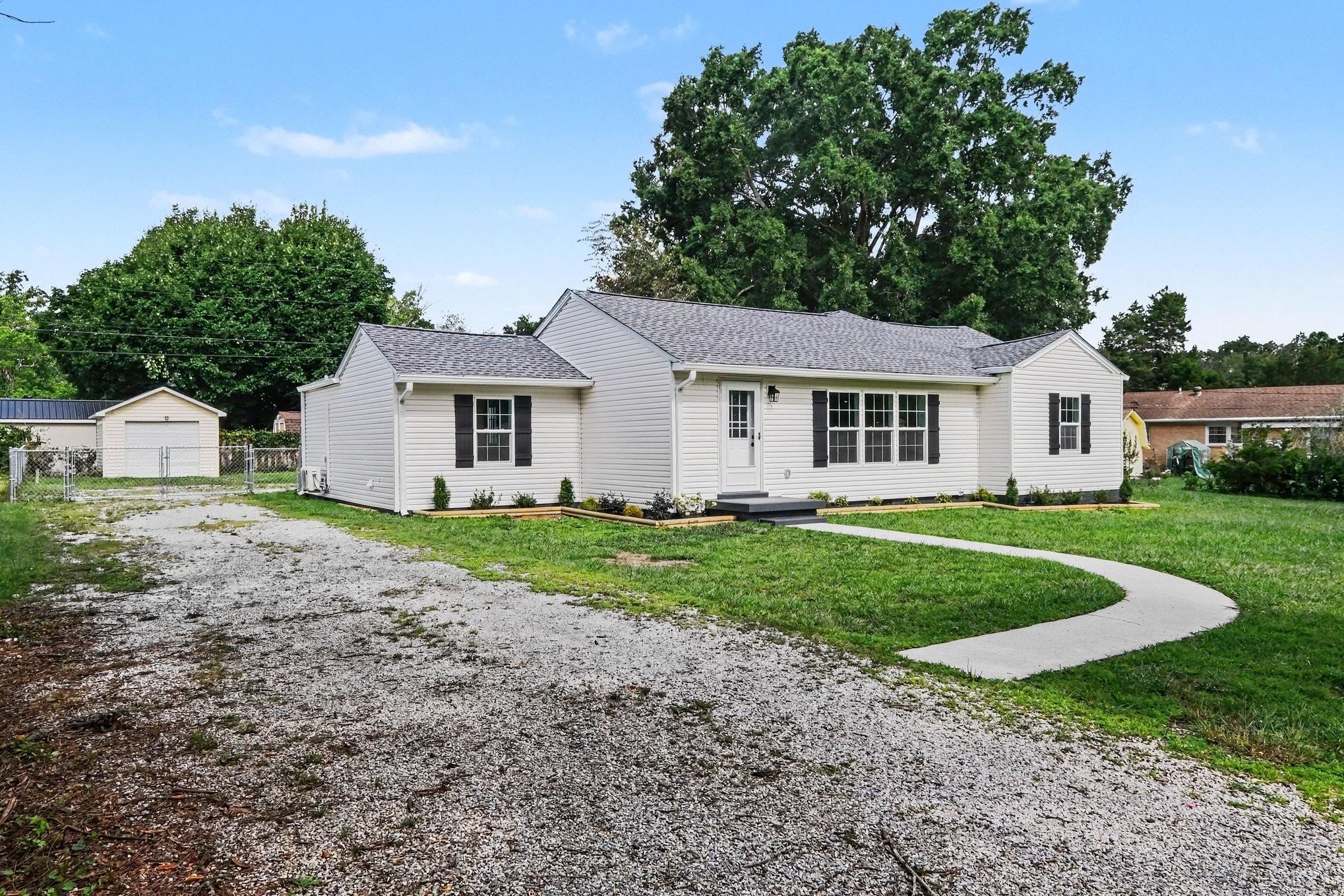 Bragg Cir, Tullahoma, TN 37388