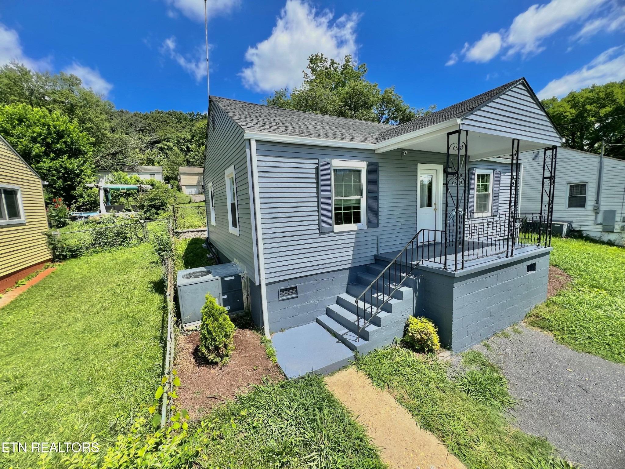 Larkwood Ln, Knoxville, TN 37921