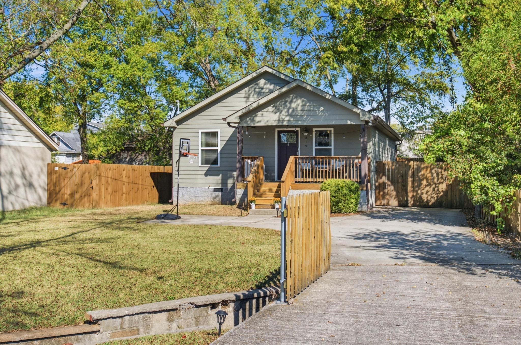 Maple St, Madison, TN 37115