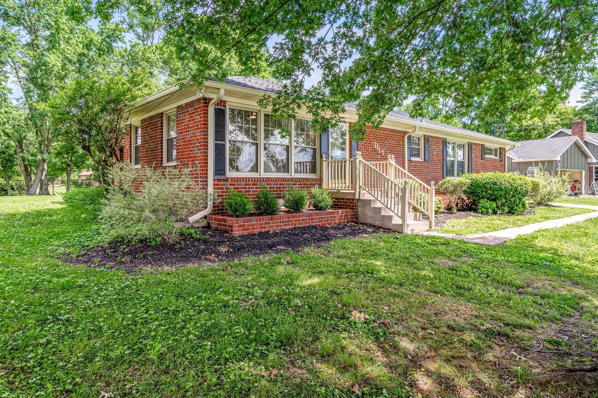 Peninsula Dr, Gallatin, TN 37066
