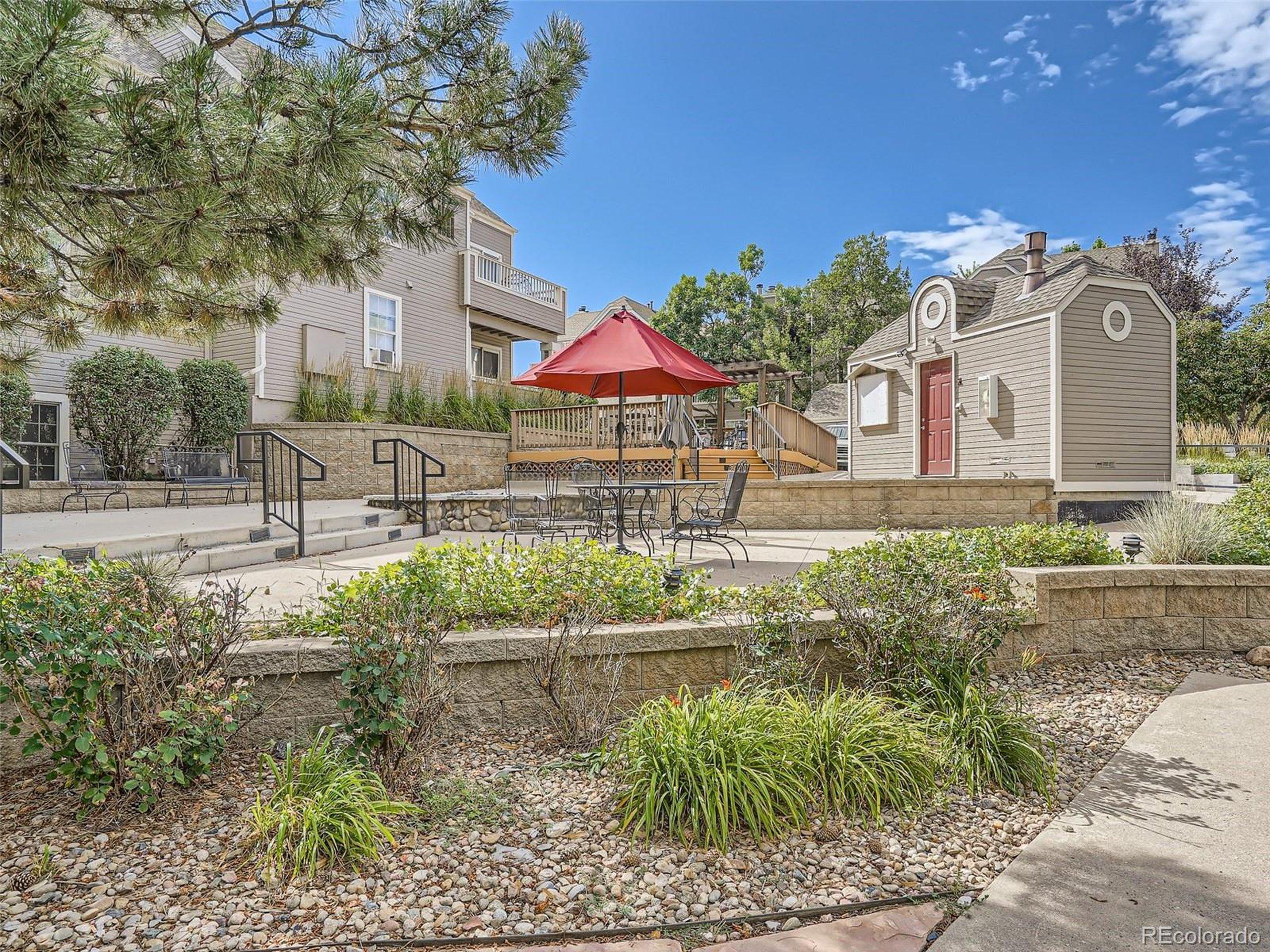W Atlantic Pl, Lakewood, CO 80227
