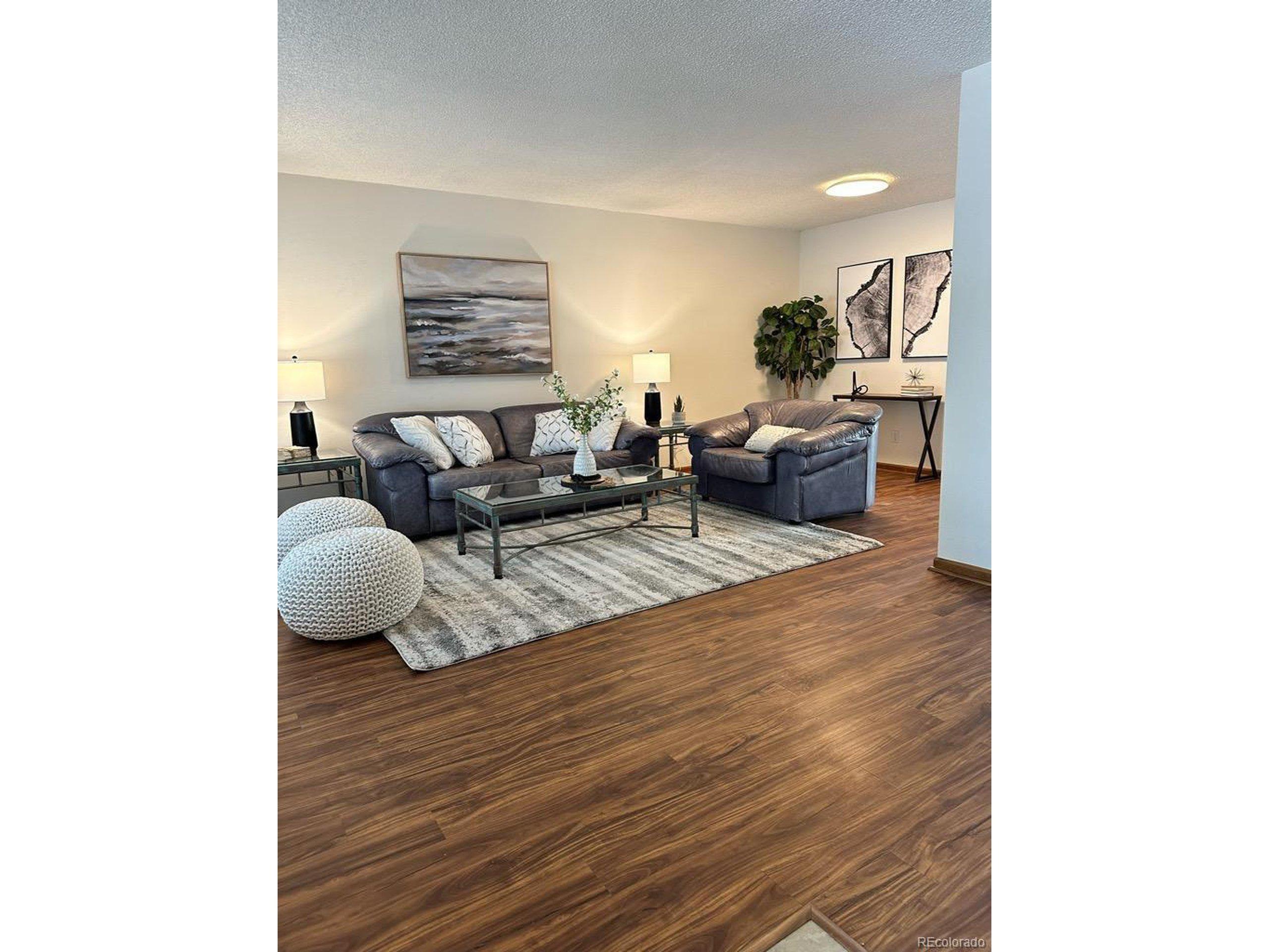 S Cove Cir, Centennial, CO 80122