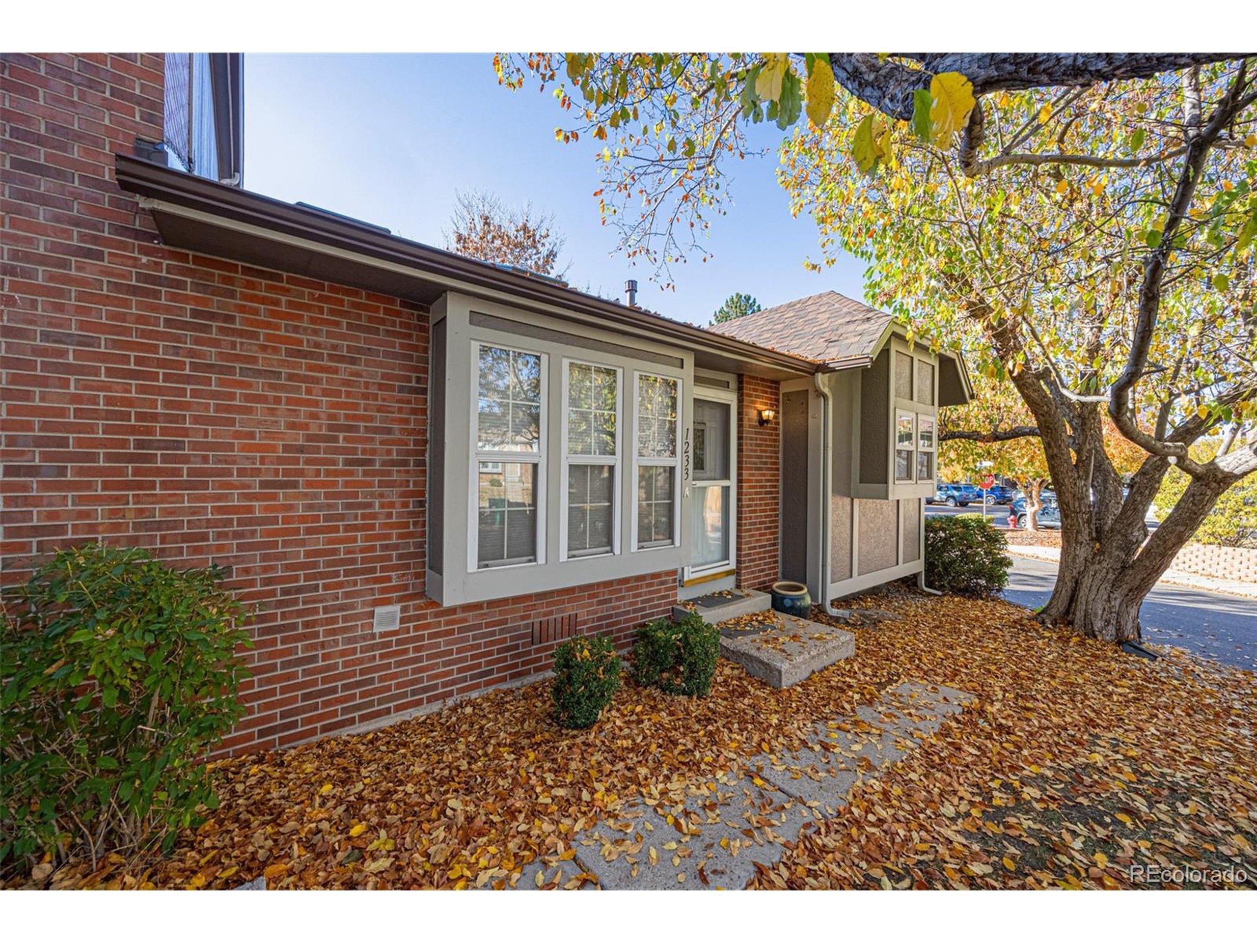 S Flower Cir, Lakewood, CO 80232