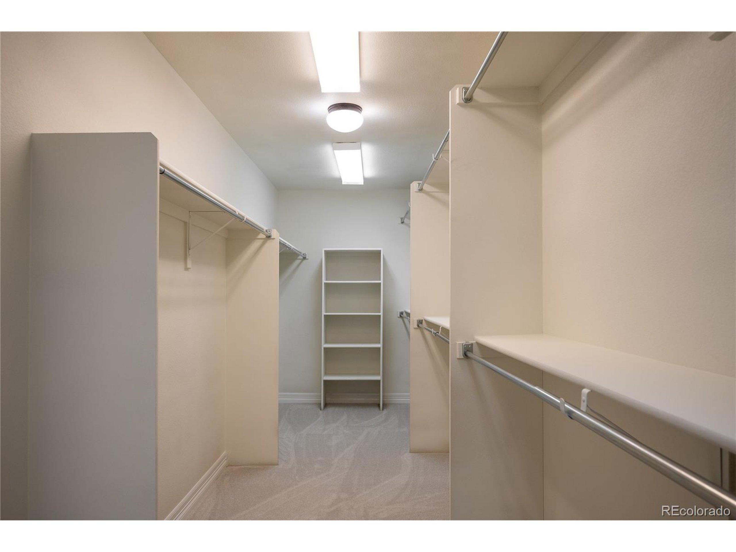 S Robertsdale Ct, Aurora, CO 80016