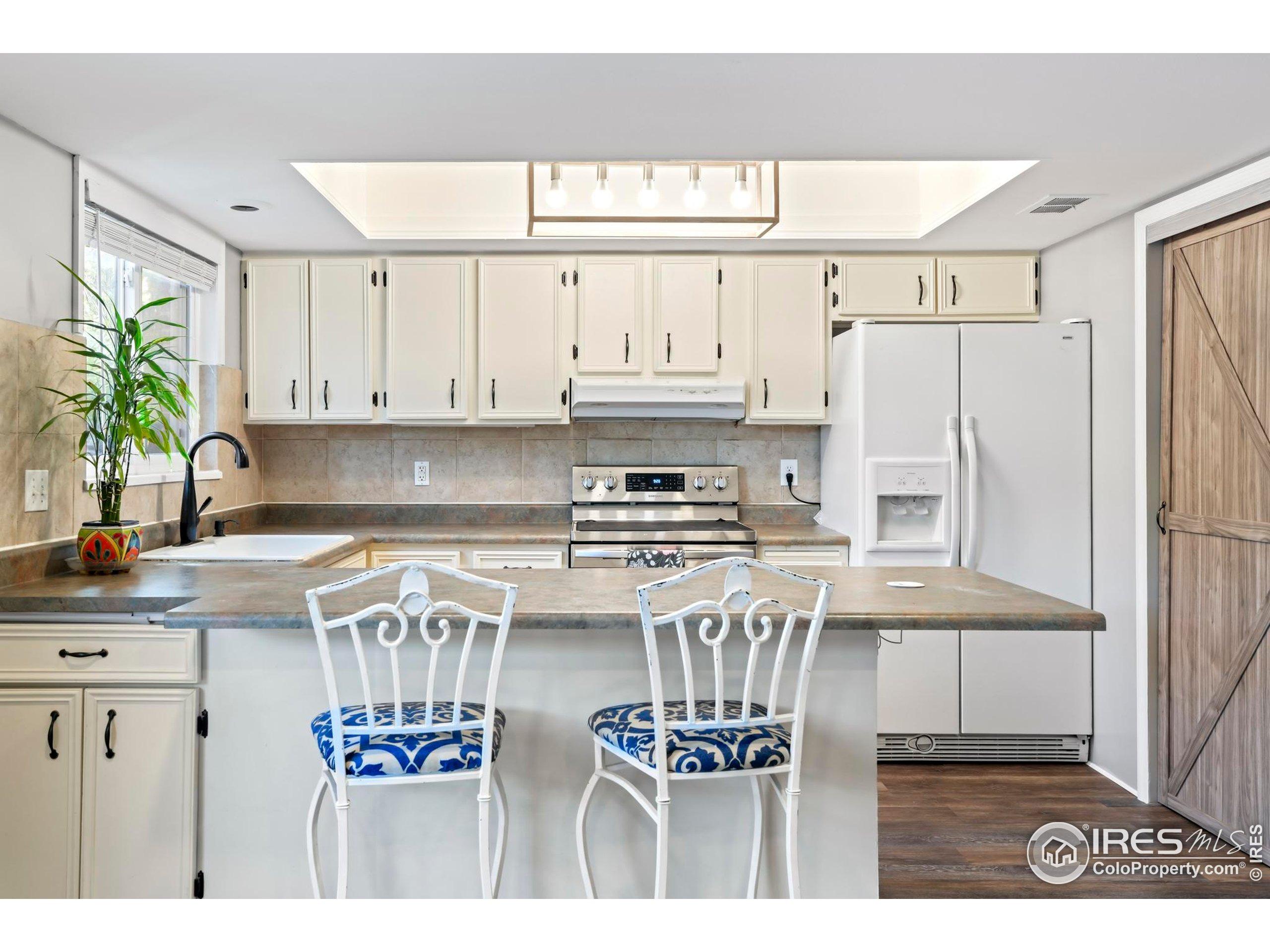 W Alameda Dr, Lakewood, CO 80228