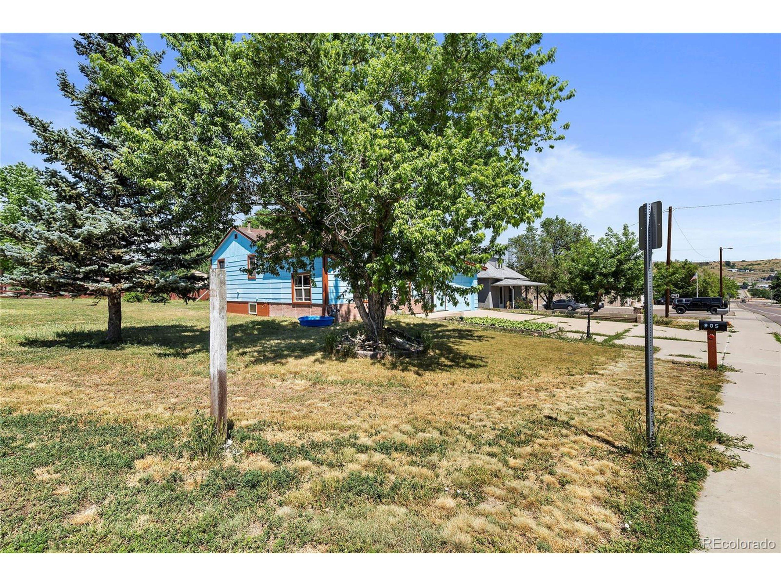 Moss St, Golden, CO 80401