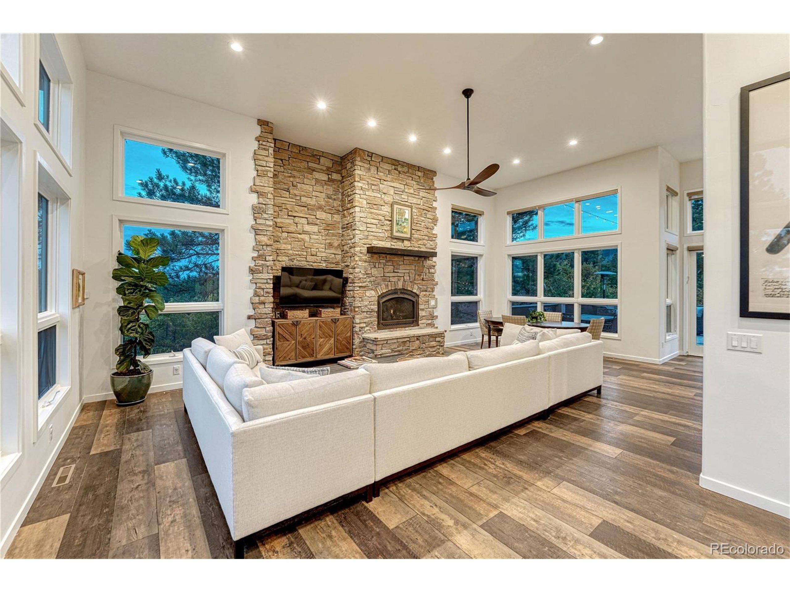 Perry Park Blvd, Larkspur, CO 80118