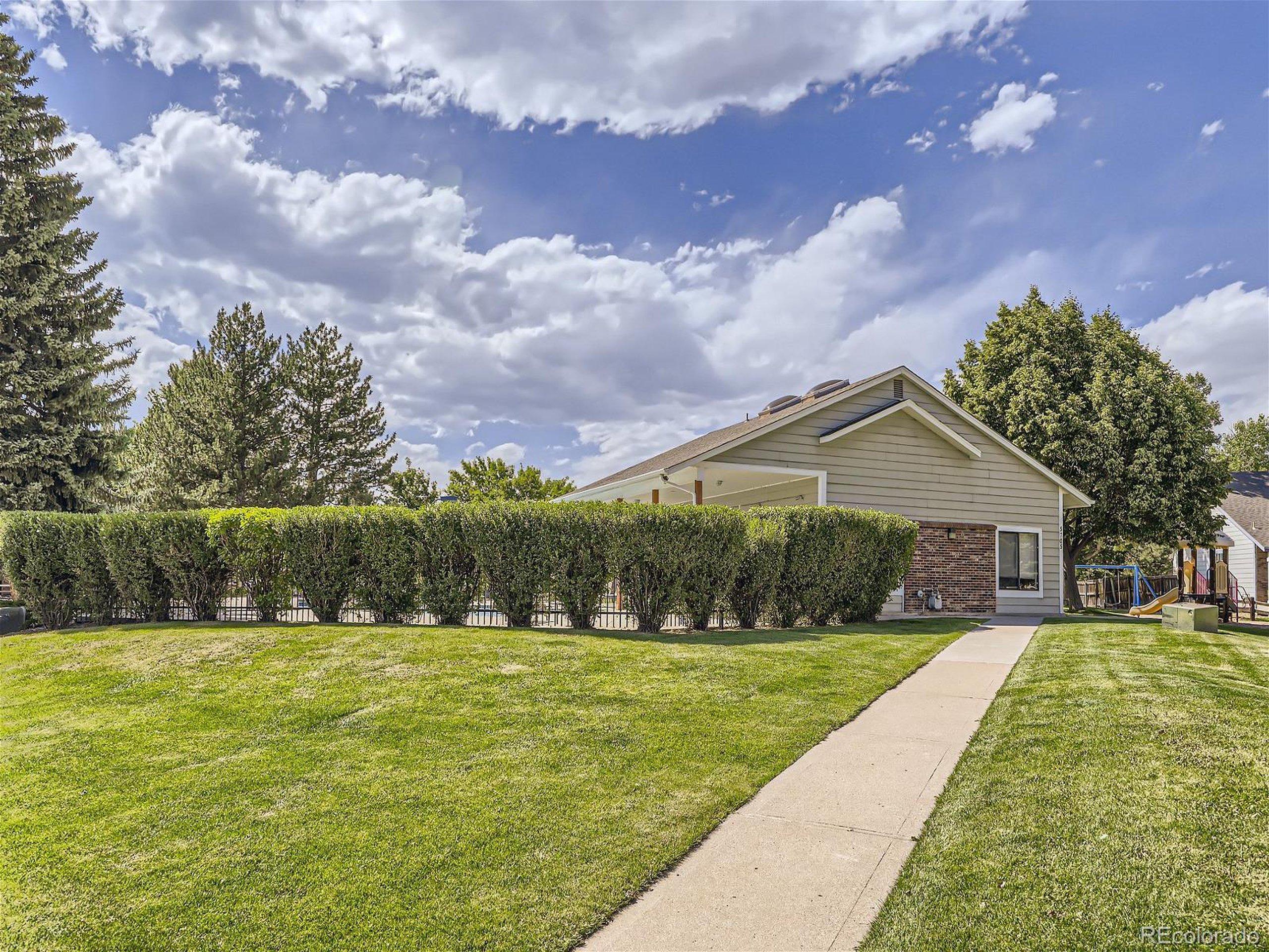 Gray Ct, Arvada, CO 80003