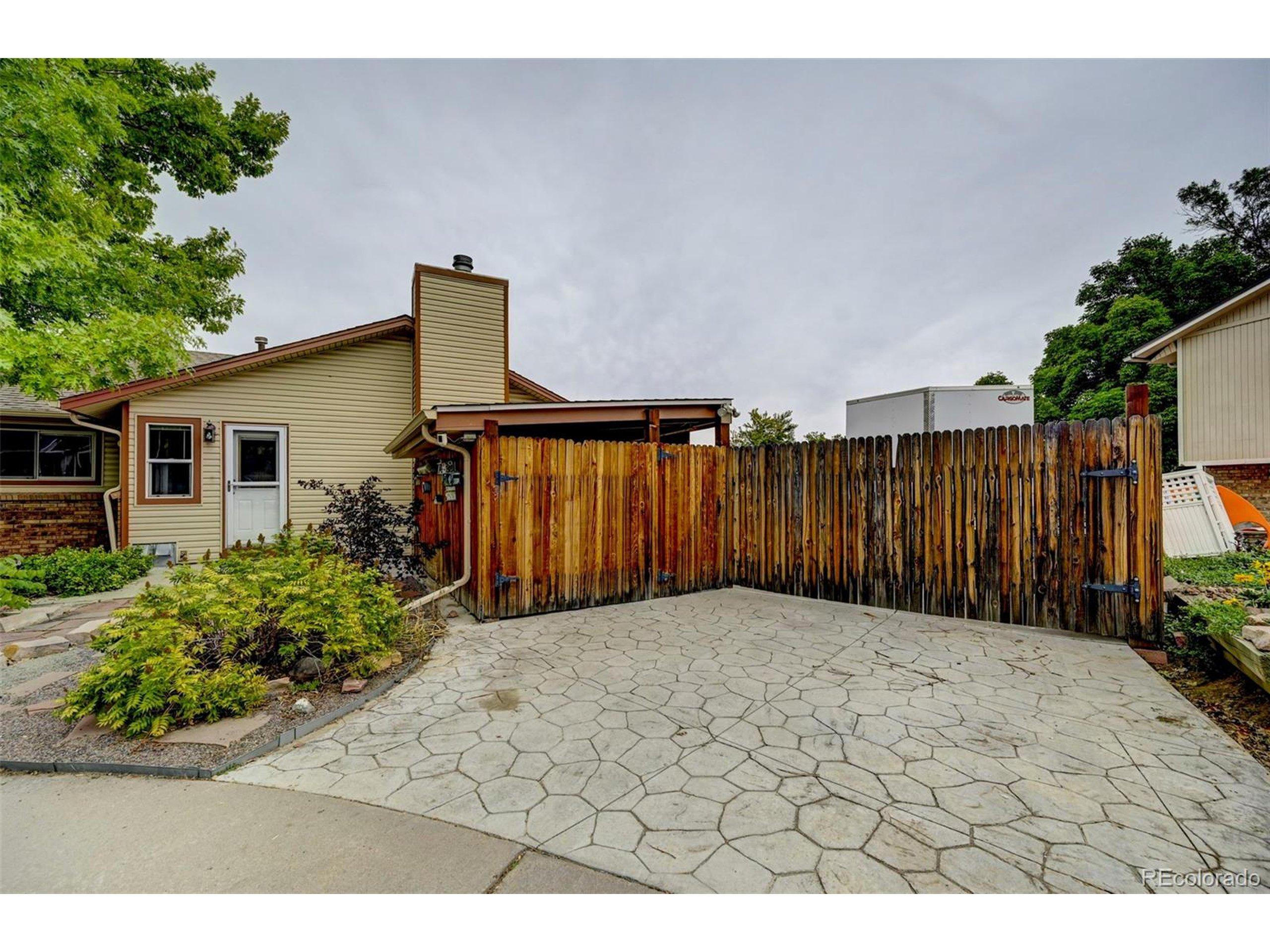 S Yukon Ct, Littleton, CO 80128