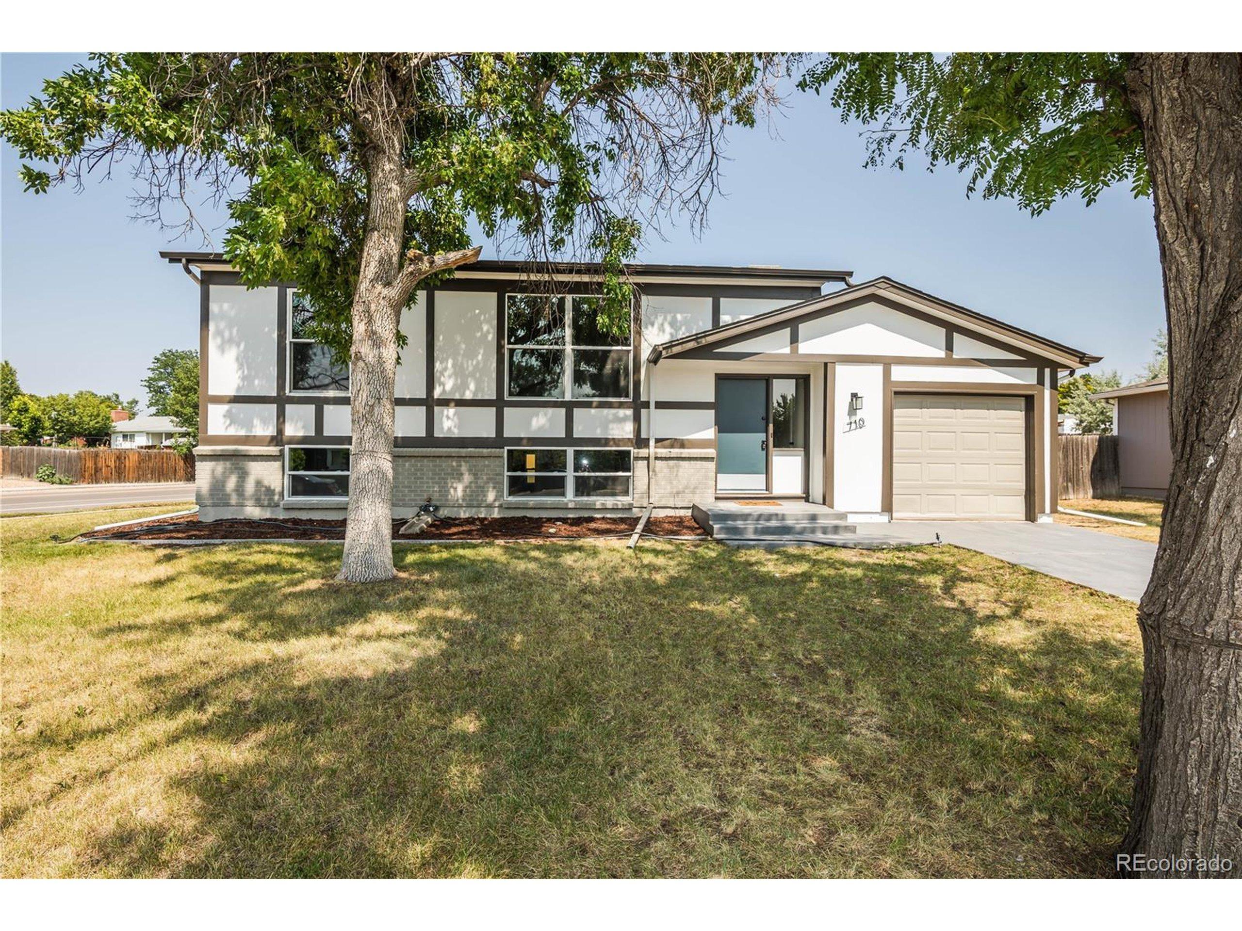 S Oakland St, Aurora, CO 80012