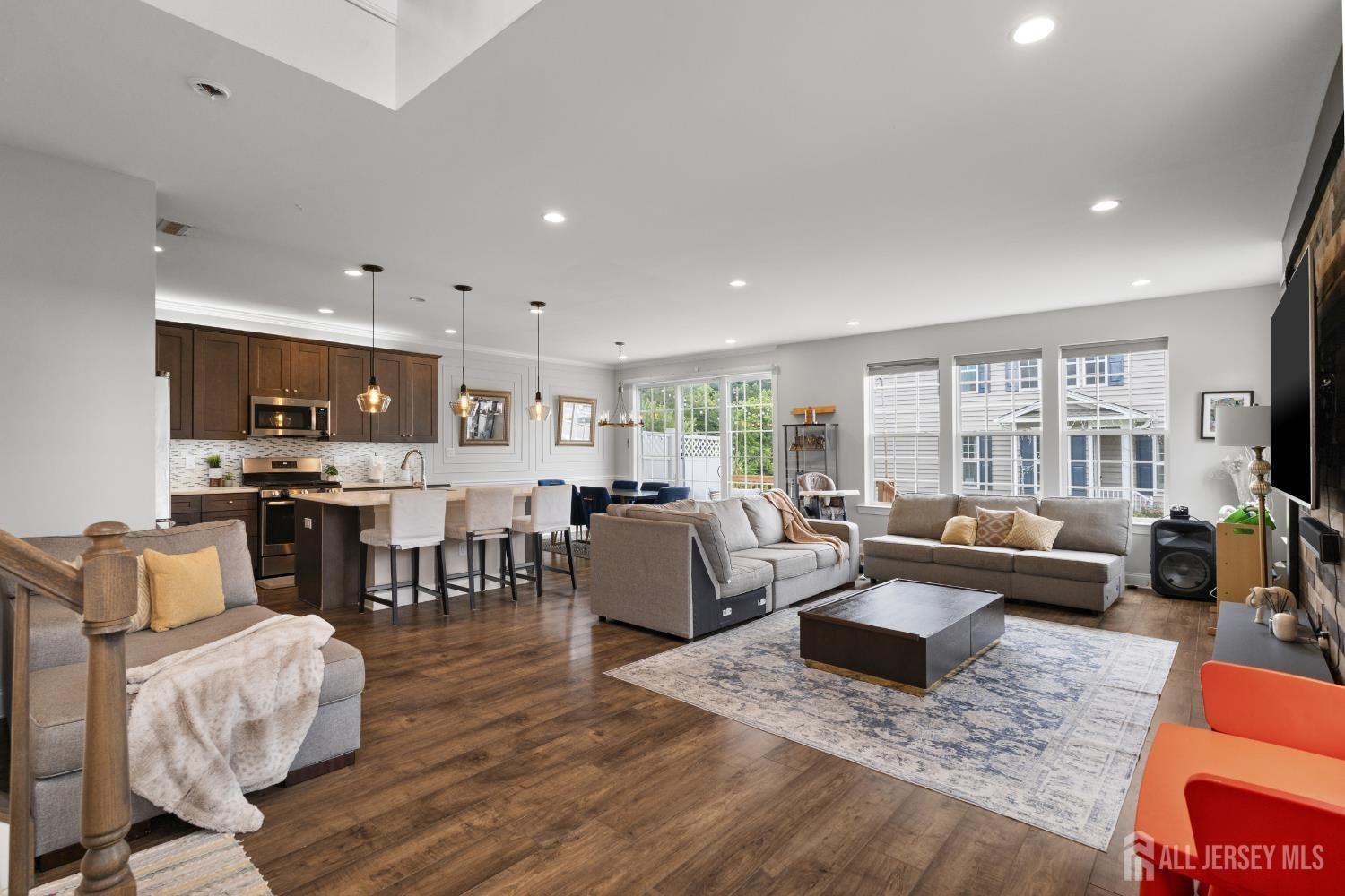 Begonia Ln, Monroe Township, NJ 08831