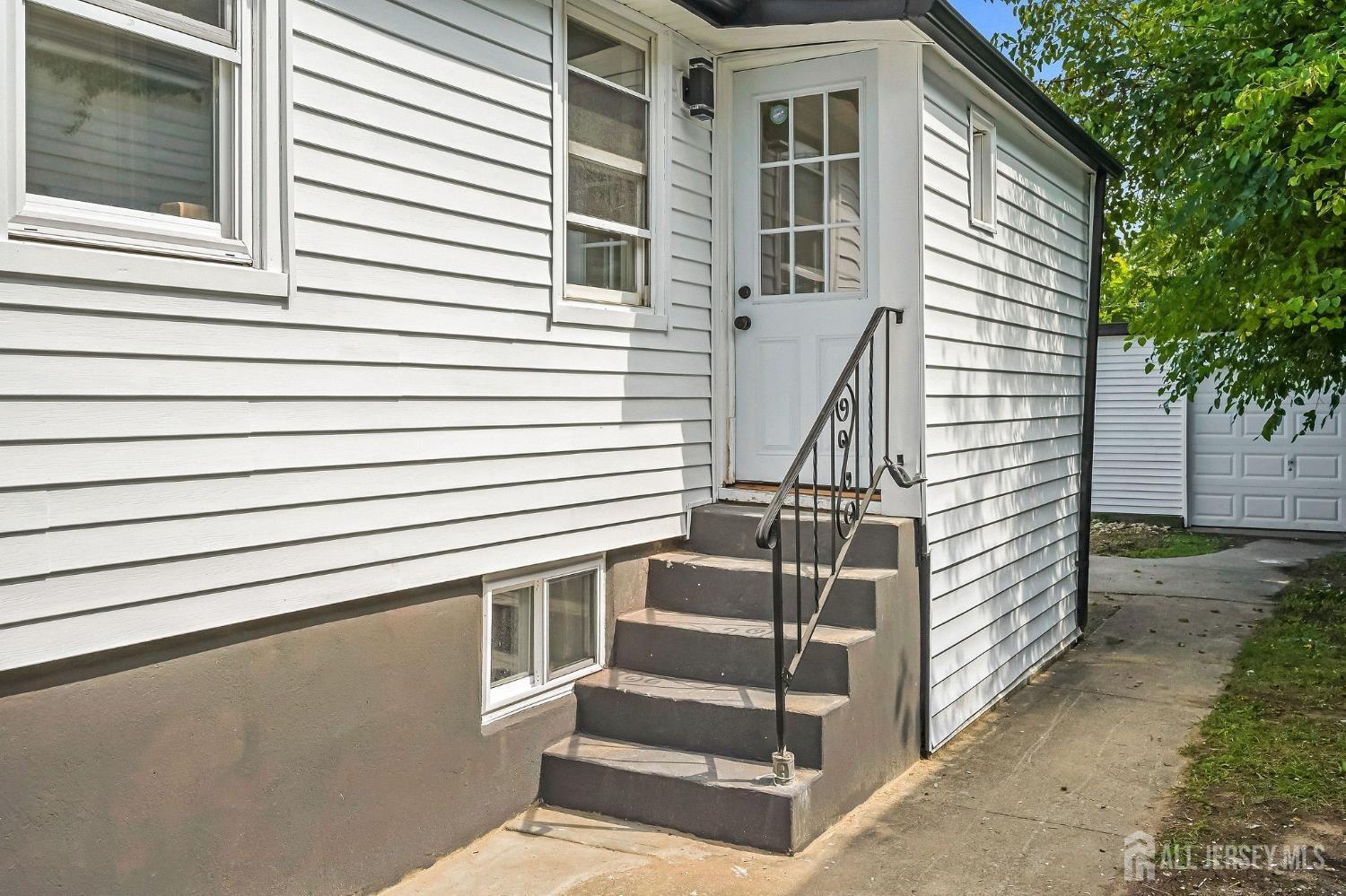 Hilltop Blvd, Keyport, NJ 07735