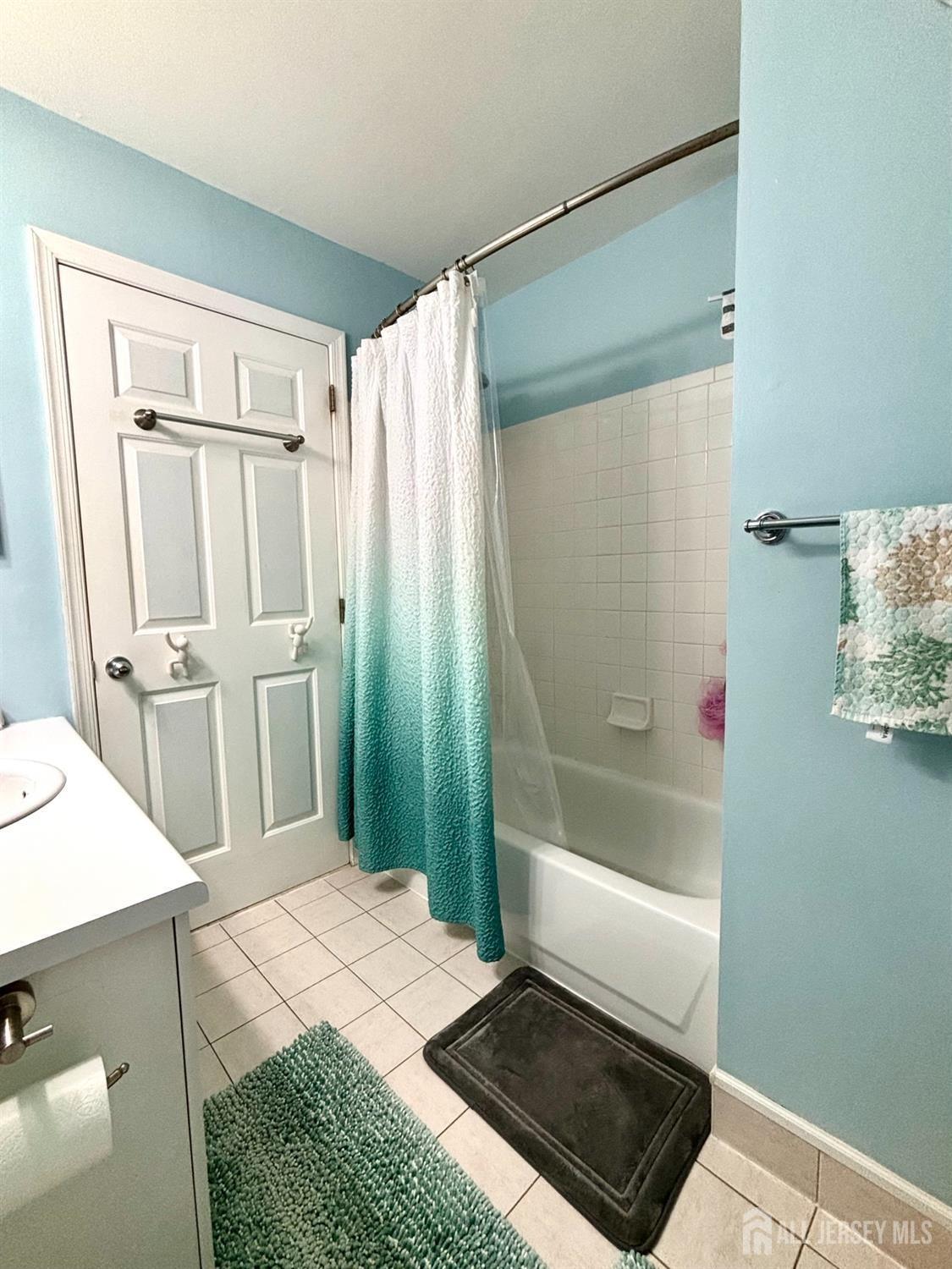 Ardmore Pl, East Brunswick, NJ 08816